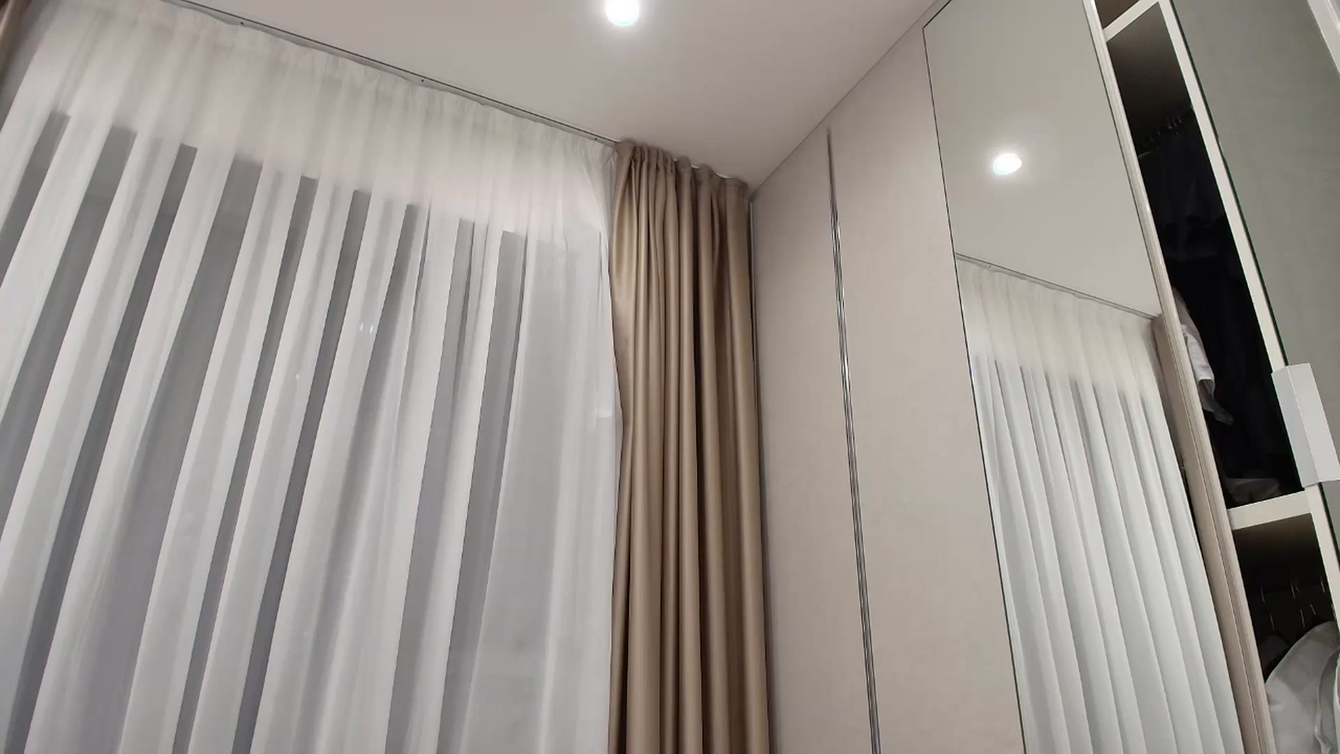 Gallery image thumbnail from Anayys's myfreecams stream on, 08/19/2025, 22:36 image 18 of 20