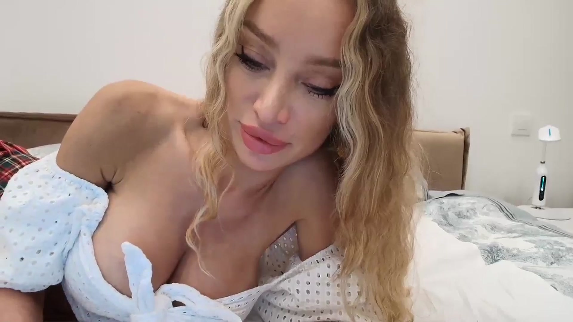 Gallery image thumbnail from Anayys's myfreecams stream on, 08/21/2025, 21:08 image 13 of 20