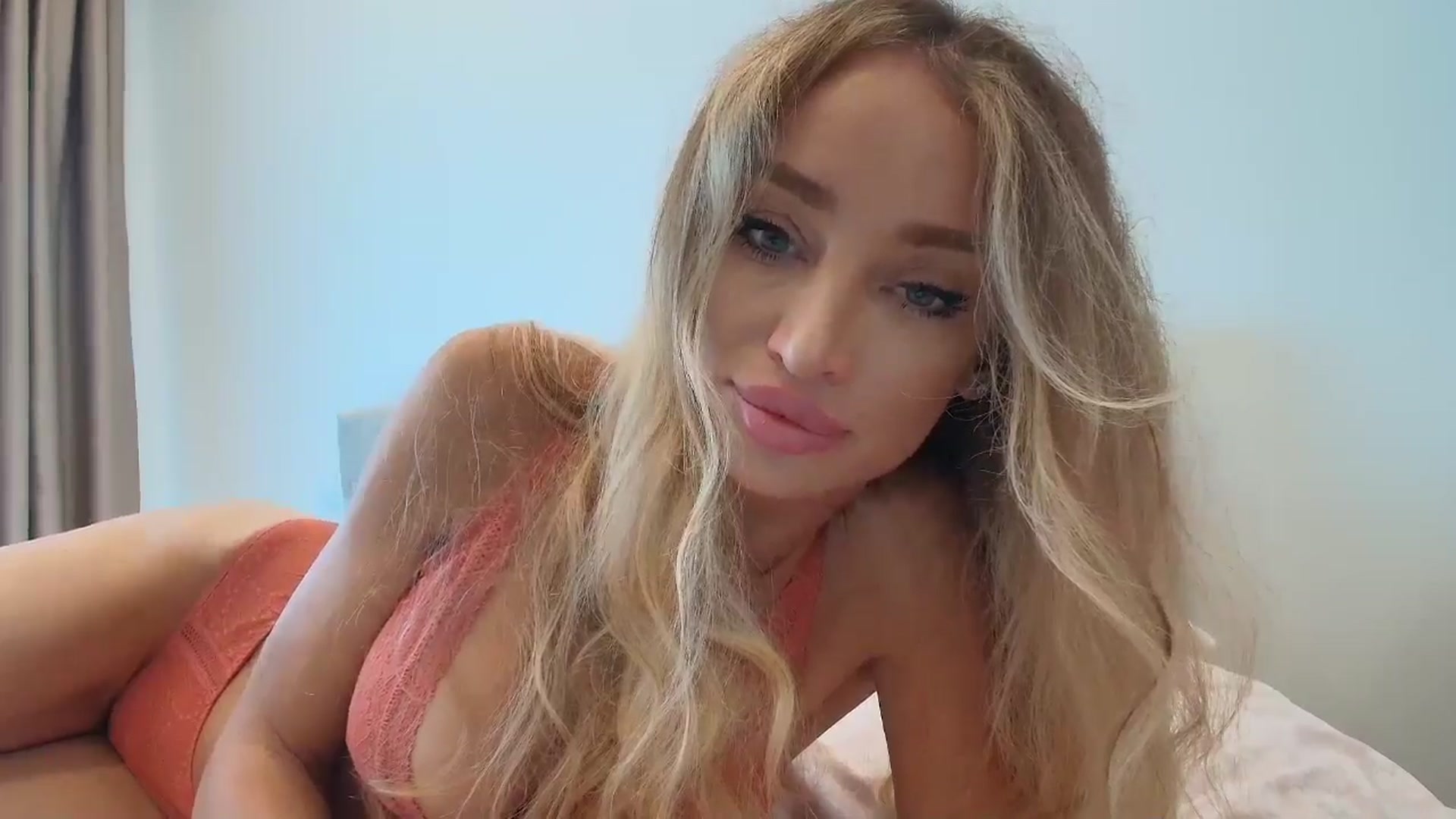 Gallery image thumbnail from Anayys's myfreecams stream on, 08/23/2025, 14:10 image 4 of 20