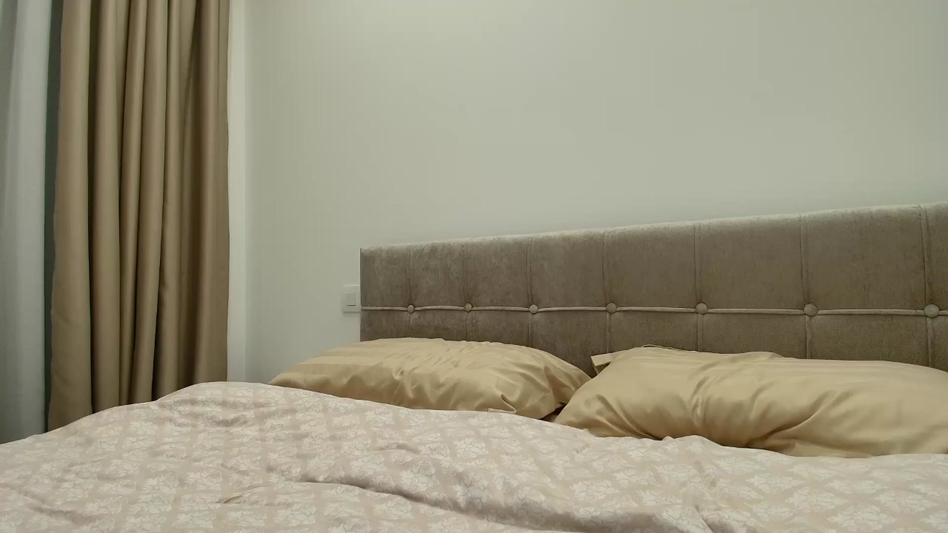Gallery image thumbnail from Anayys's myfreecams stream on, 08/23/2025, 21:16 image 15 of 20