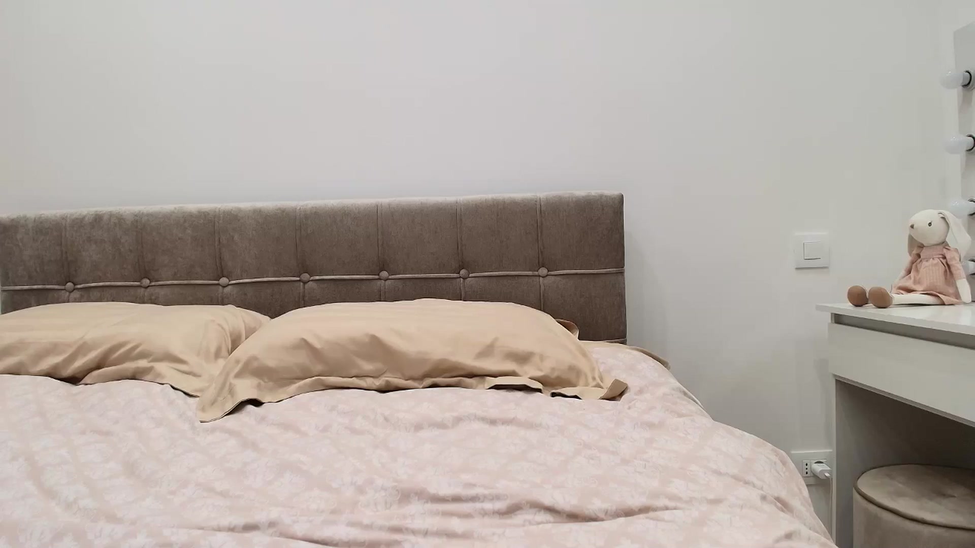 Gallery image thumbnail from Anayys's myfreecams stream on, 08/24/2025, 19:45 image 16 of 20