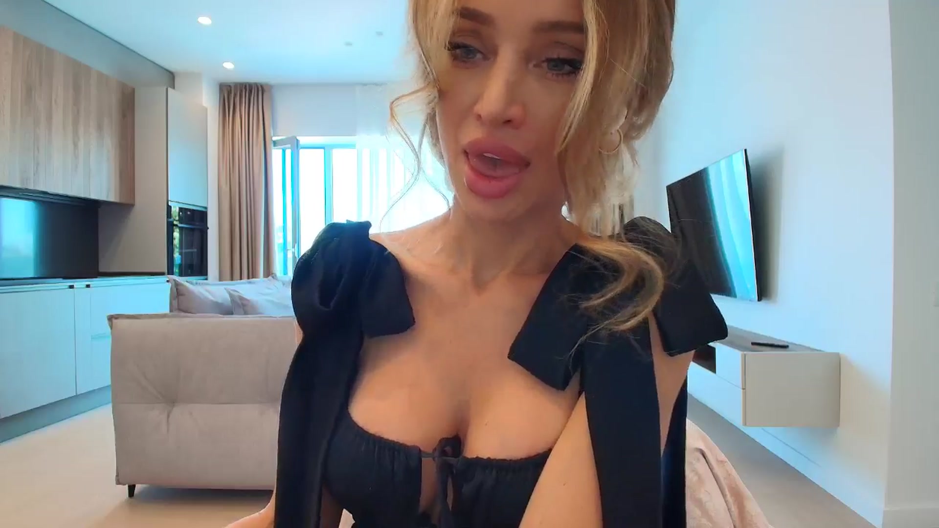 Gallery image thumbnail from Anayys's myfreecams stream on, 08/26/2025, 10:18 image 17 of 20