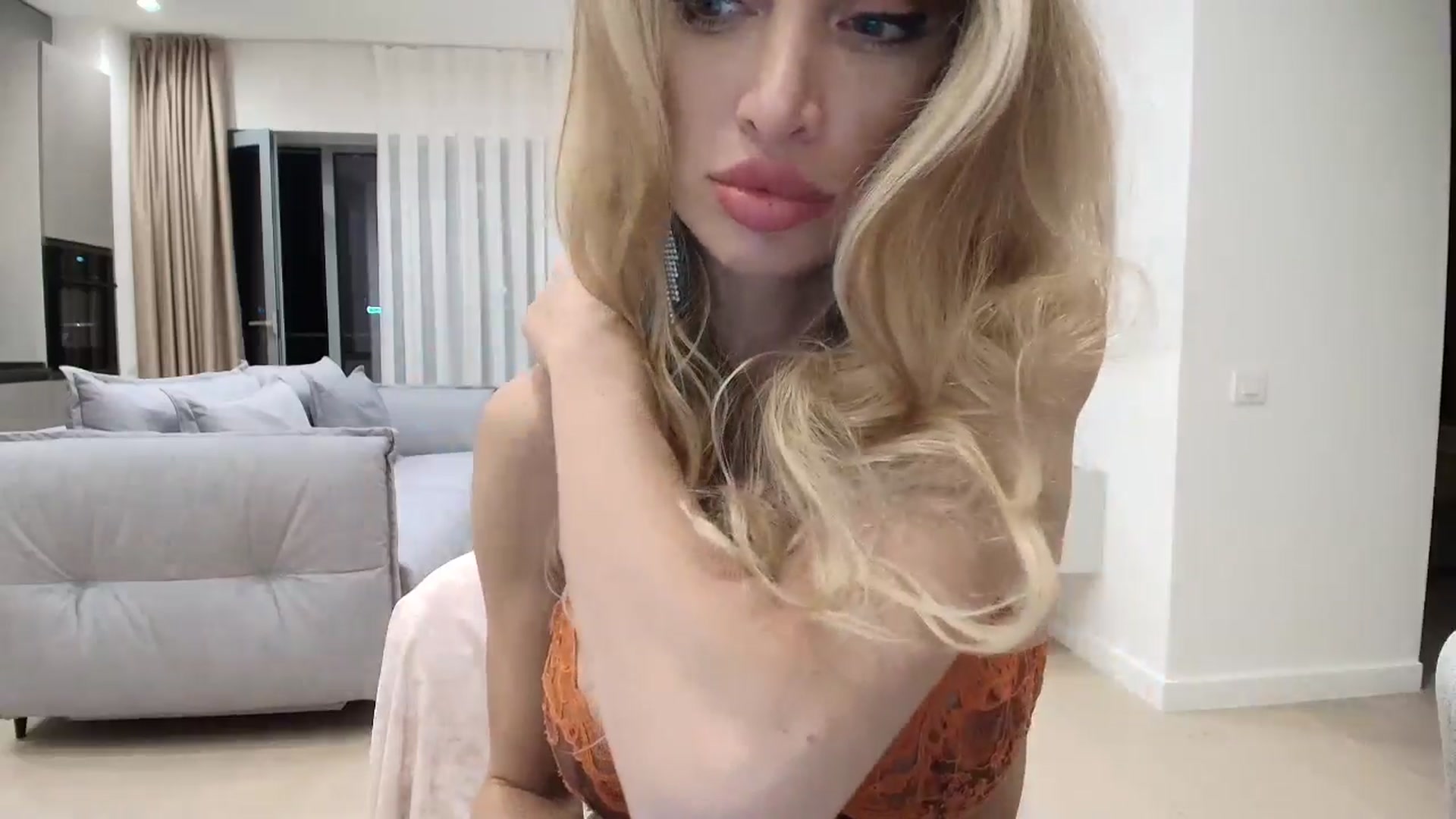 Gallery image thumbnail from Anayys's myfreecams stream on, 08/26/2025, 21:26 image 15 of 20
