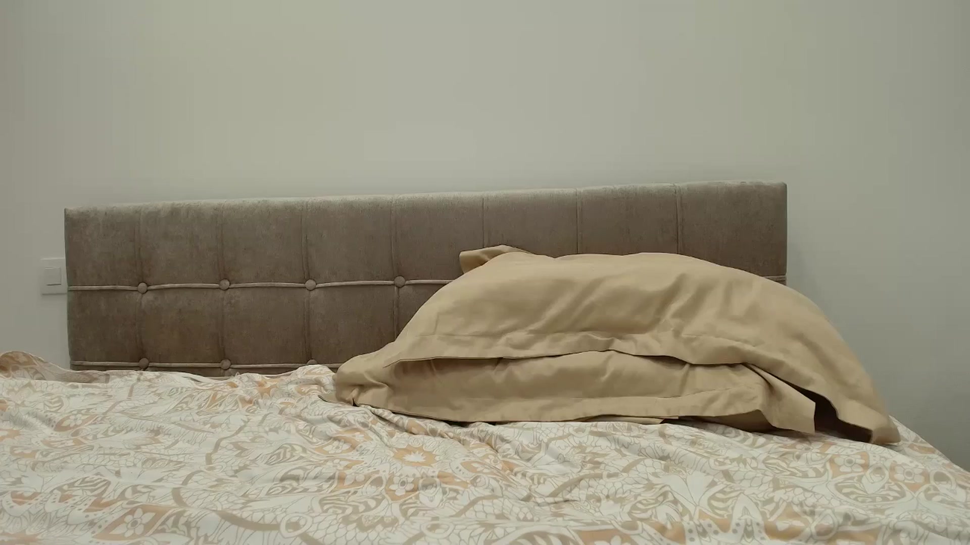 Gallery image thumbnail from Anayys's myfreecams stream on, 08/29/2025, 19:45 image 4 of 20