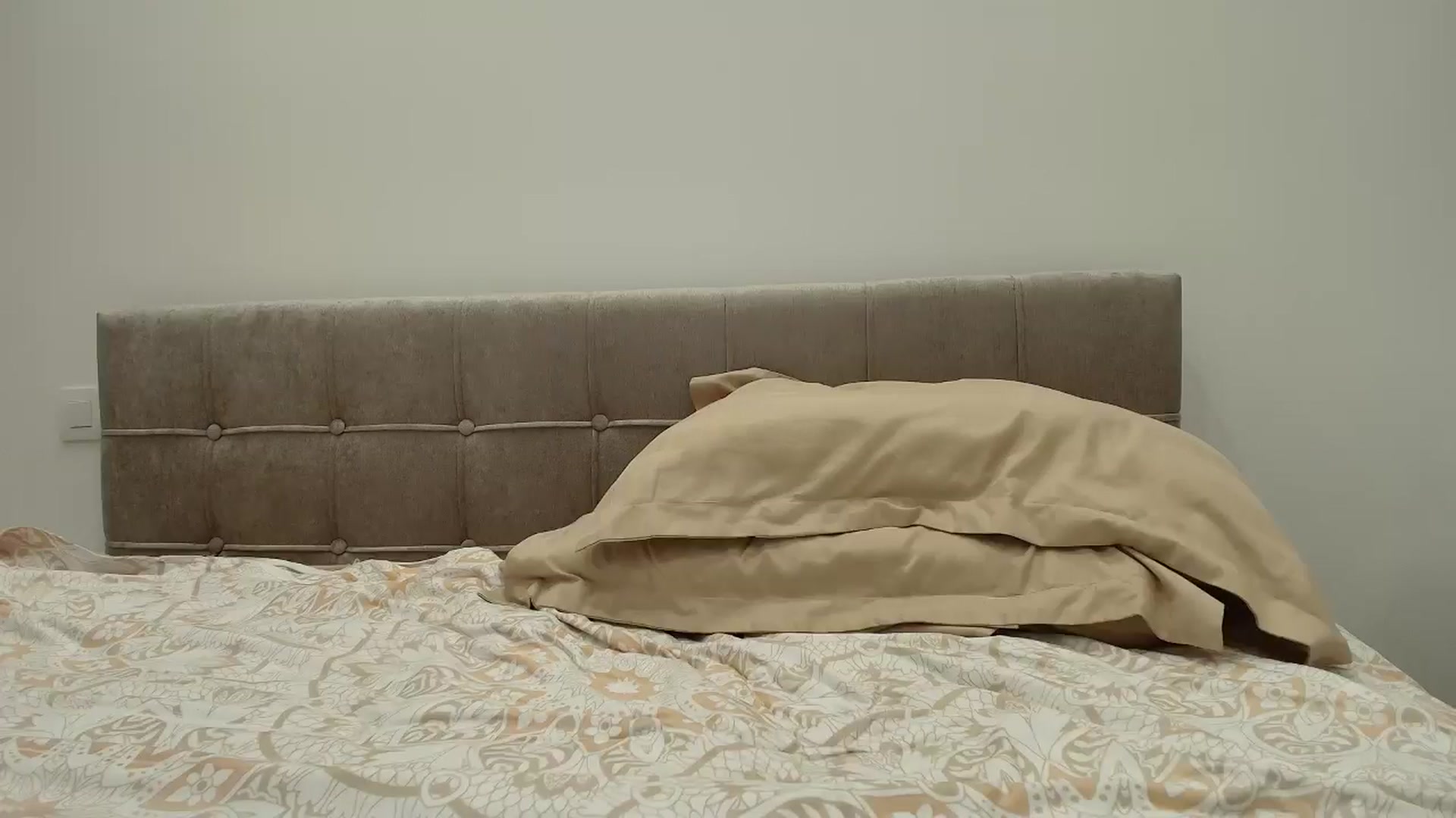 Gallery image thumbnail from Anayys's myfreecams stream on, 08/29/2025, 19:45 image 3 of 20