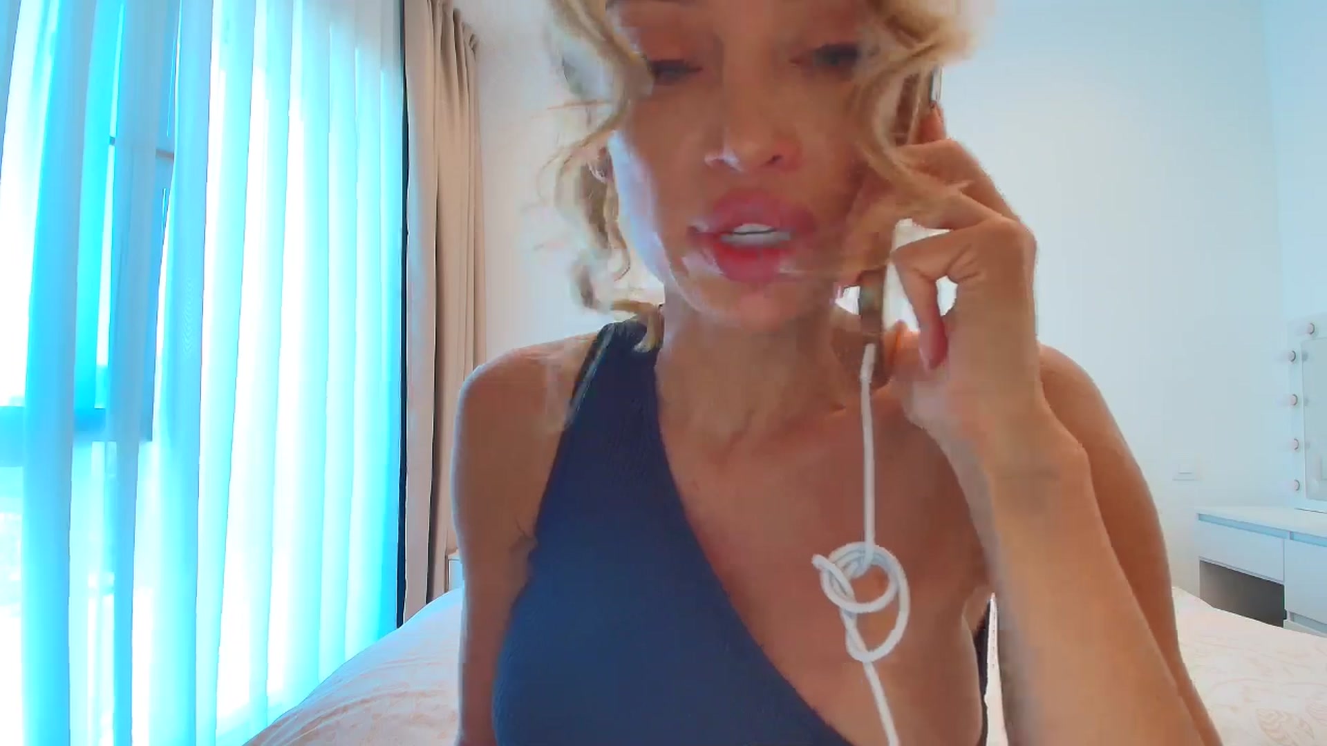 Gallery image thumbnail from Anayys's myfreecams stream on, 08/30/2025, 11:12 image 18 of 20