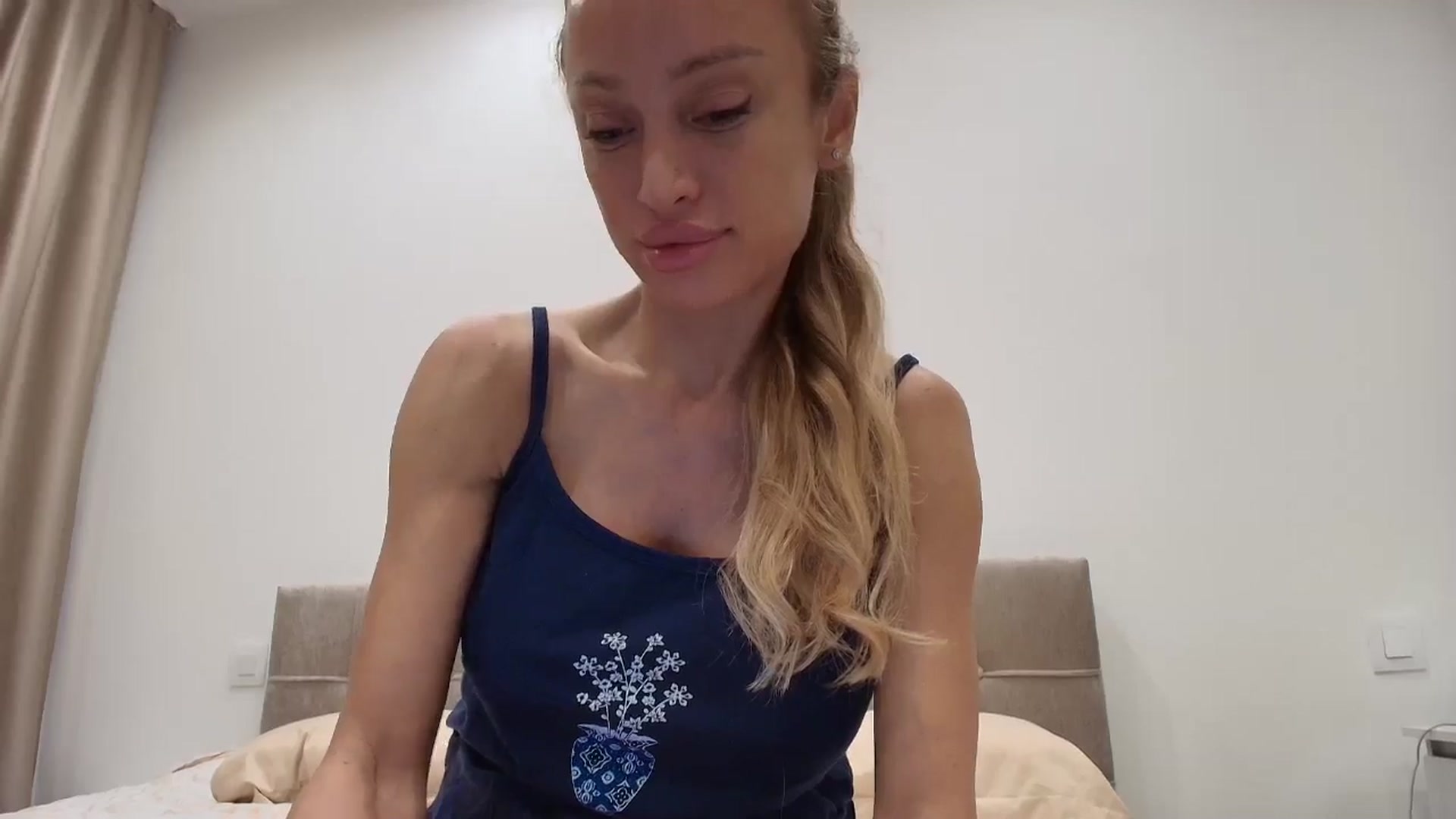 Gallery image thumbnail from Anayys's myfreecams stream on, 08/30/2025, 23:23 image 18 of 20