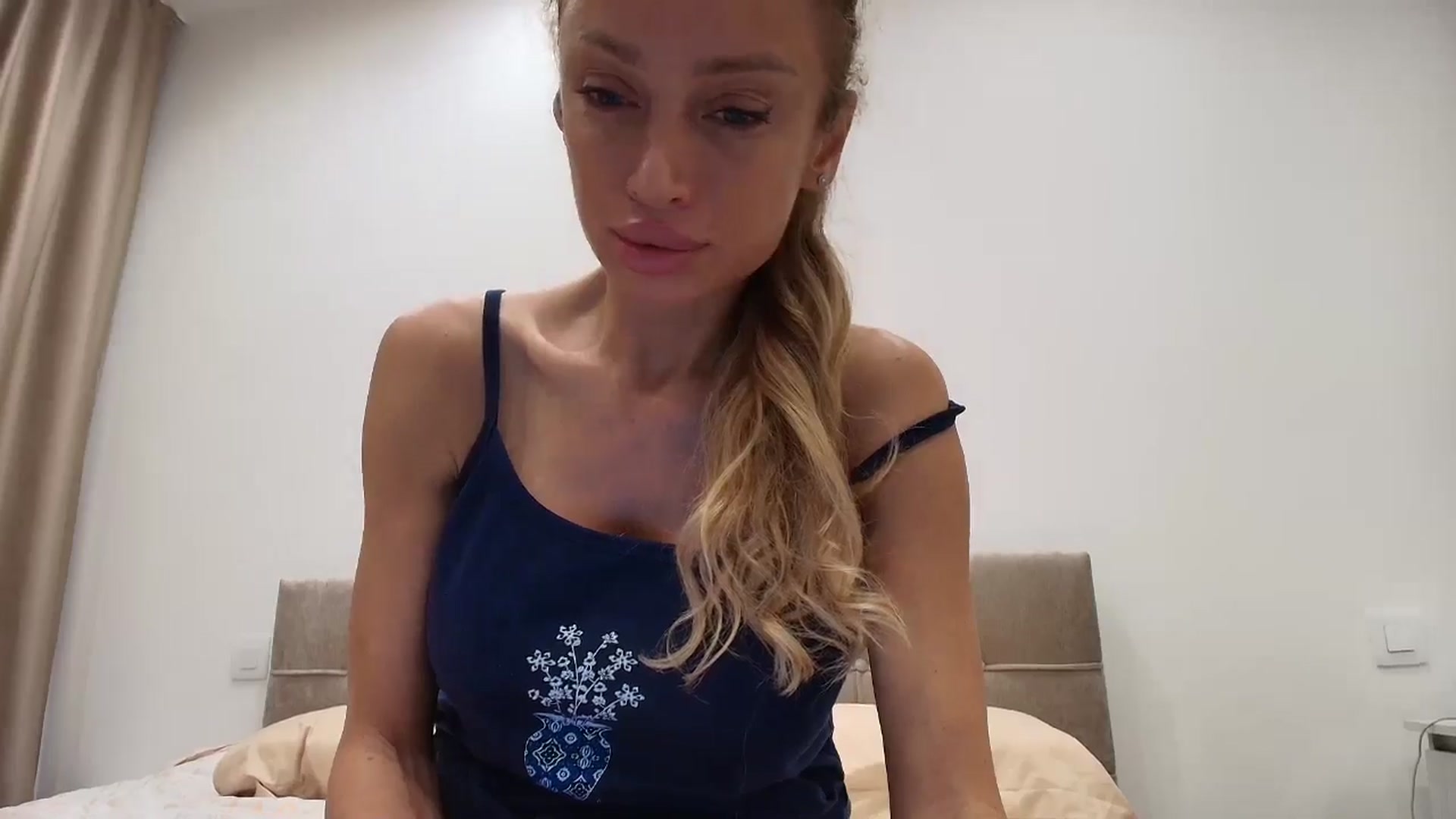 Gallery image thumbnail from Anayys's myfreecams stream on, 08/30/2025, 23:23 image 17 of 20