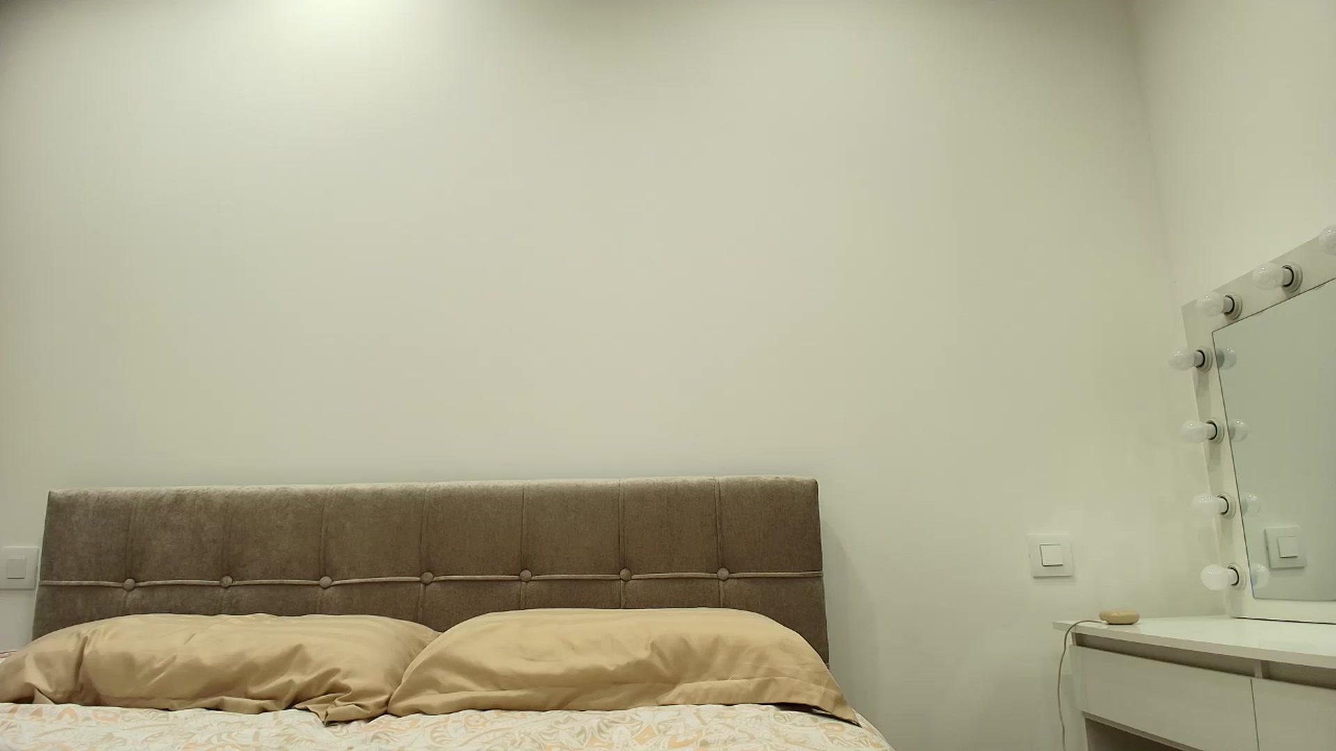 Gallery image thumbnail from Anayys's myfreecams stream on, 08/30/2025, 23:23 image 9 of 20