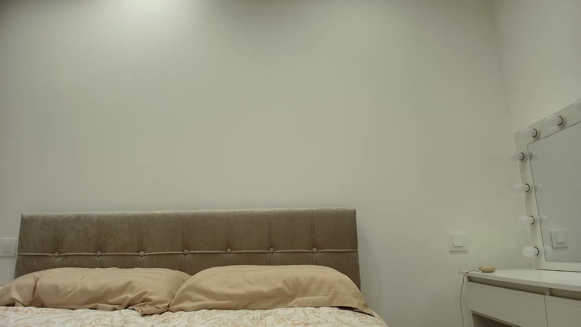 Gallery image thumbnail from Anayys's myfreecams stream on, 08/30/2025, 23:23 image 14 of 20