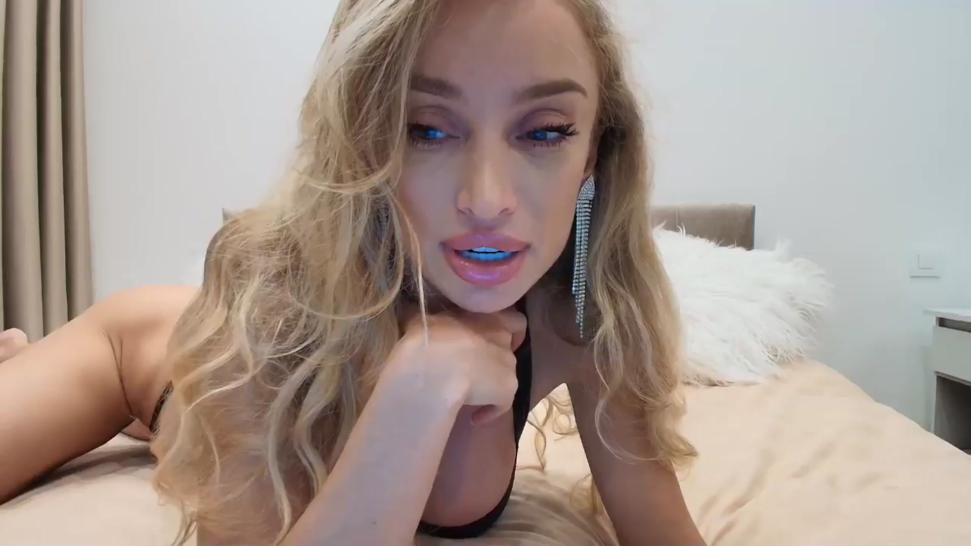 Gallery image thumbnail from Anayys's myfreecams stream on, 09/04/2025, 18:24 image 2 of 20