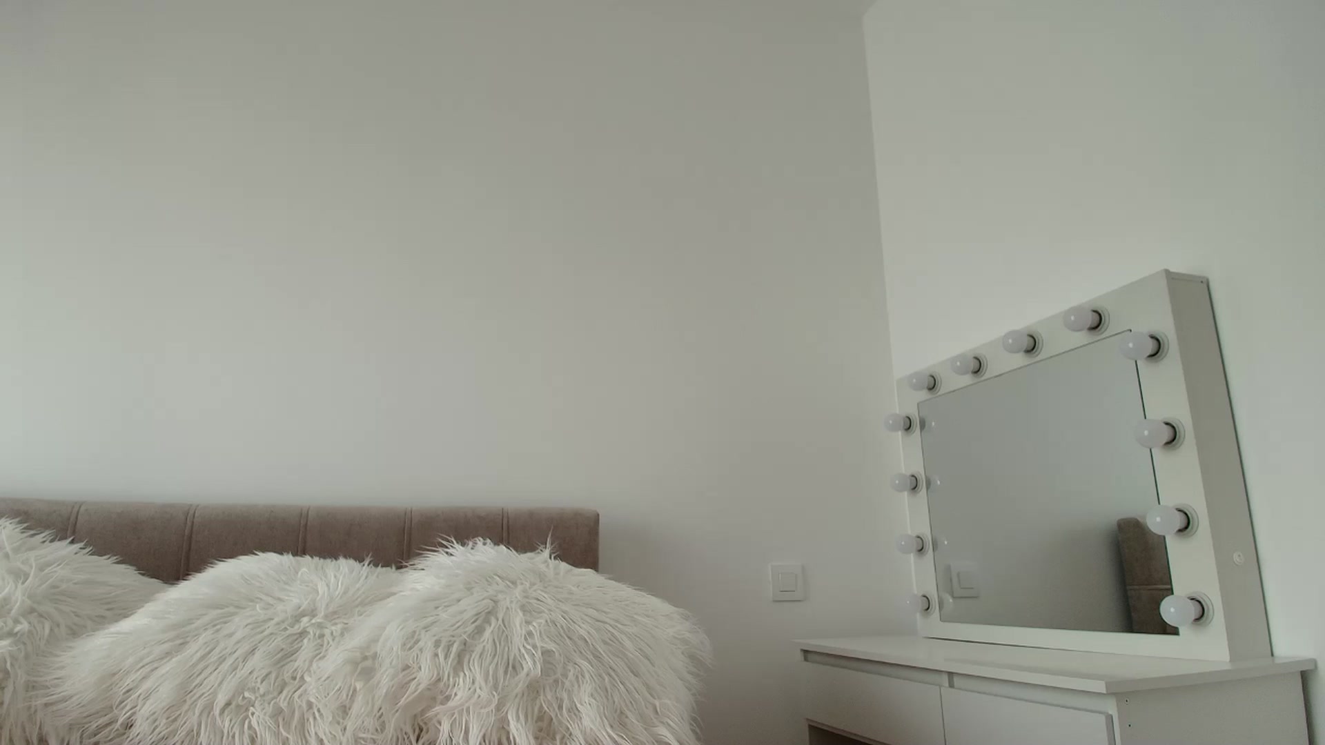 Gallery image thumbnail from Anayys's myfreecams stream on, 09/06/2025, 13:01 image 10 of 20
