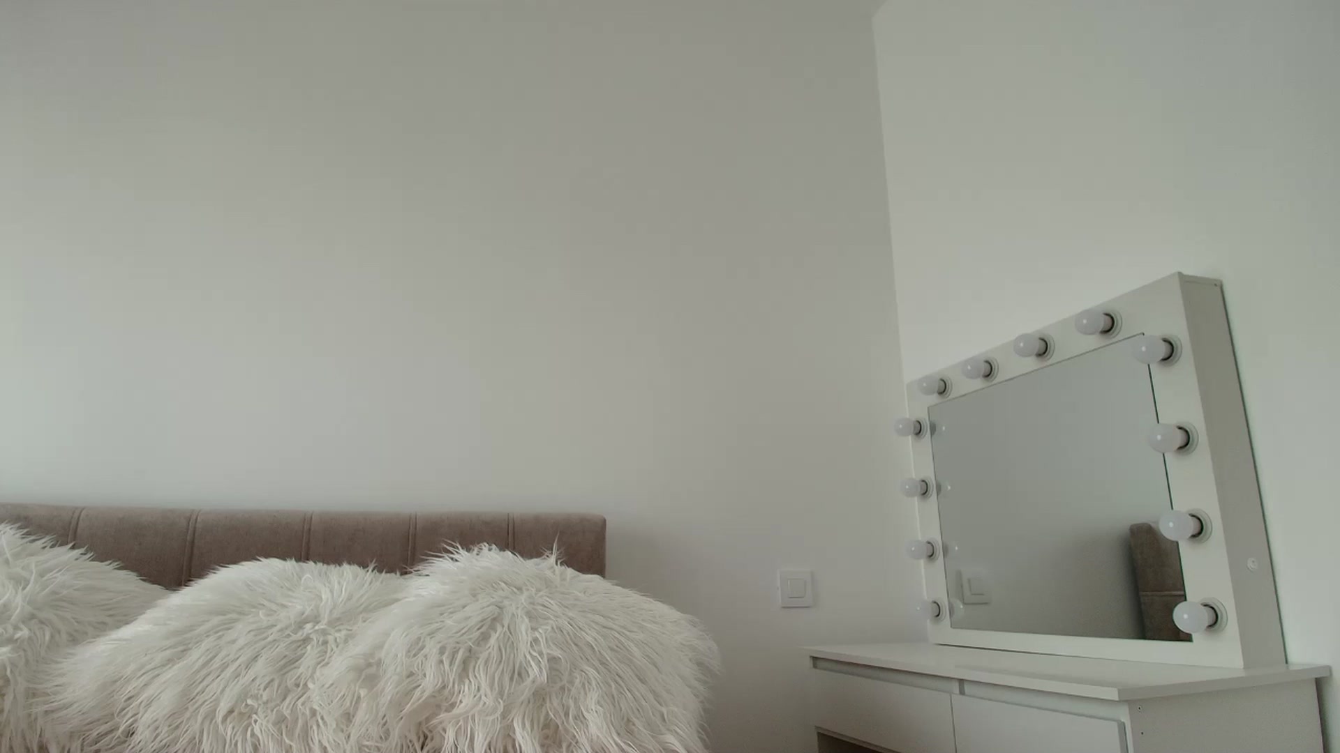 Gallery image thumbnail from Anayys's myfreecams stream on, 09/06/2025, 13:01 image 8 of 20