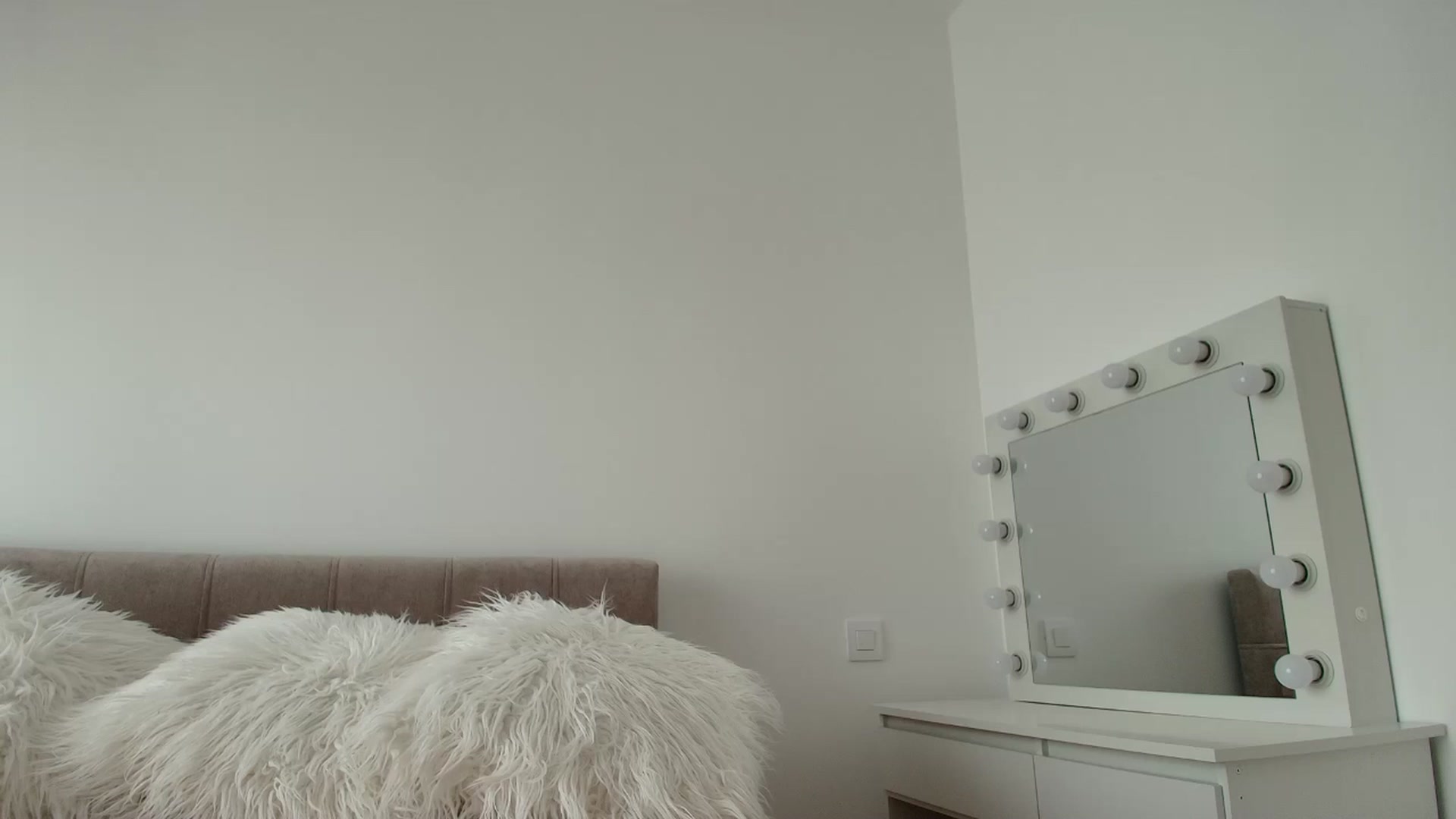 Gallery image thumbnail from Anayys's myfreecams stream on, 09/06/2025, 13:01 image 12 of 20