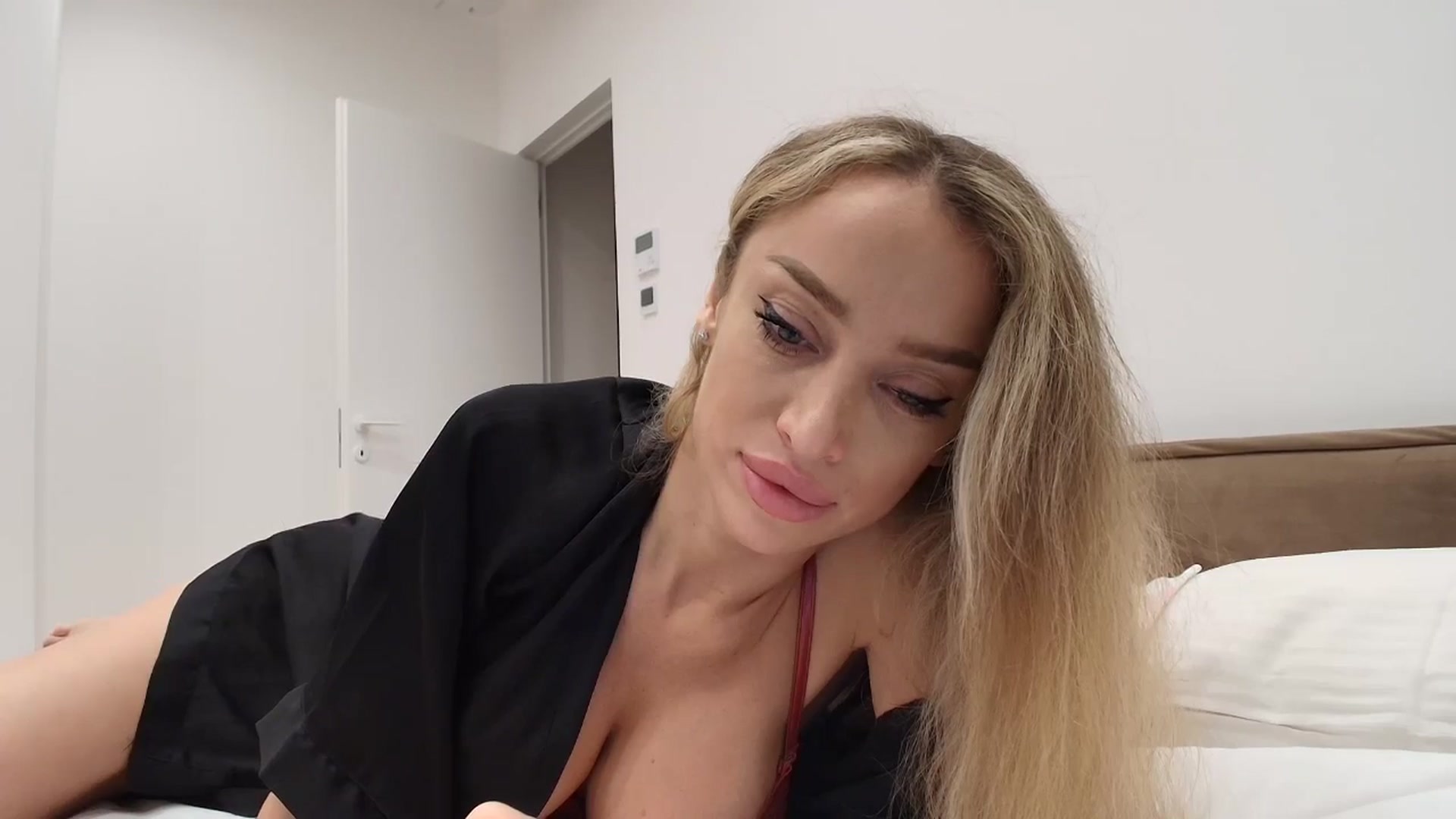 Gallery image thumbnail from Anayys's myfreecams stream on, 09/07/2025, 19:13 image 9 of 20