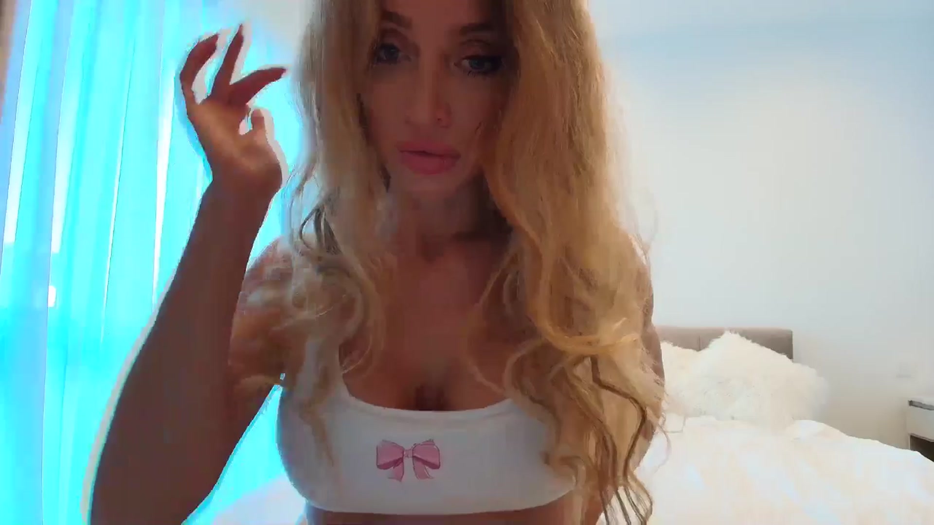 Gallery image thumbnail from Anayys's myfreecams stream on, 09/15/2025, 15:48 image 3 of 20