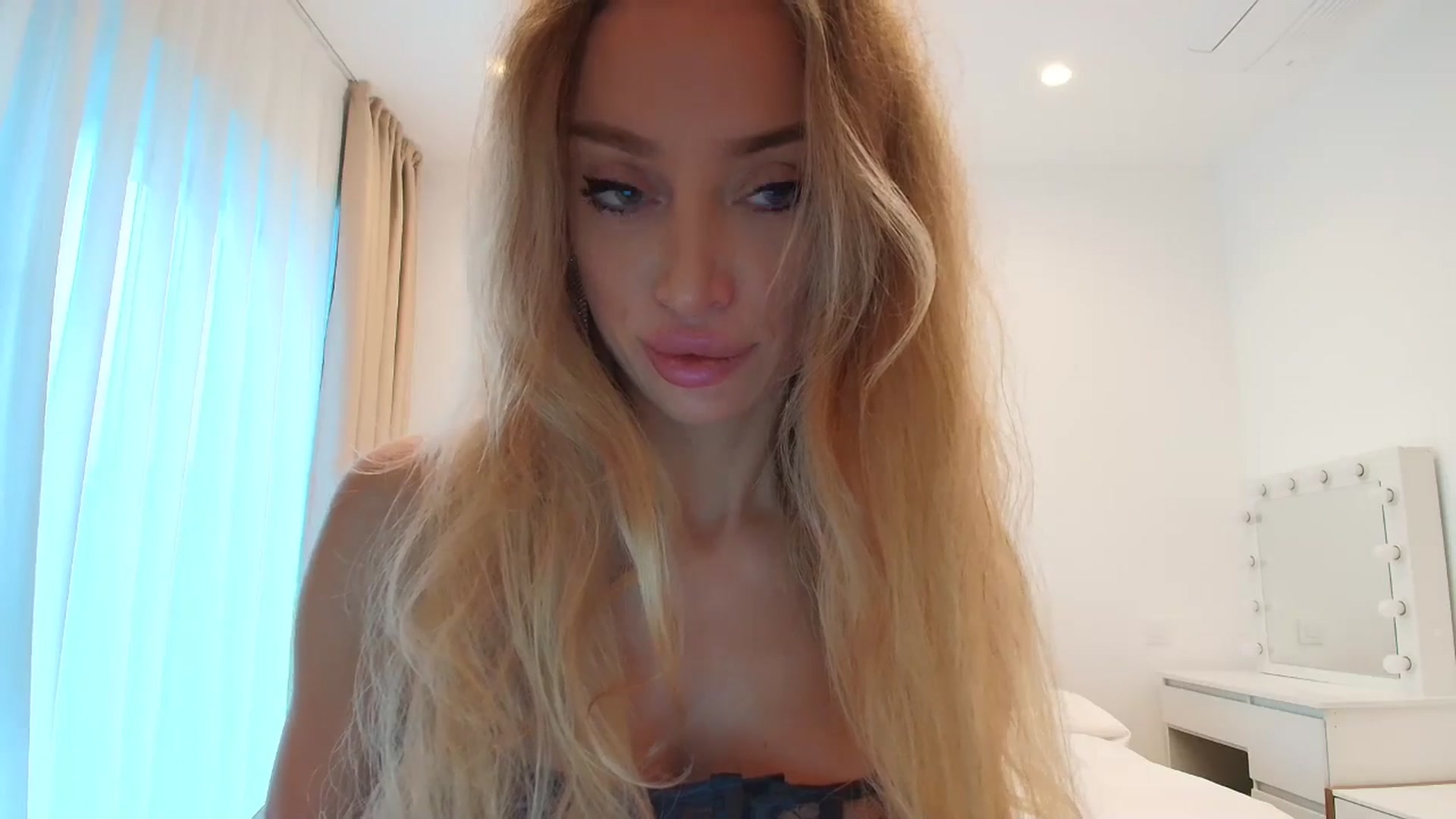 Gallery image thumbnail from Anayys's myfreecams stream on, 09/17/2025, 08:45 image 6 of 20