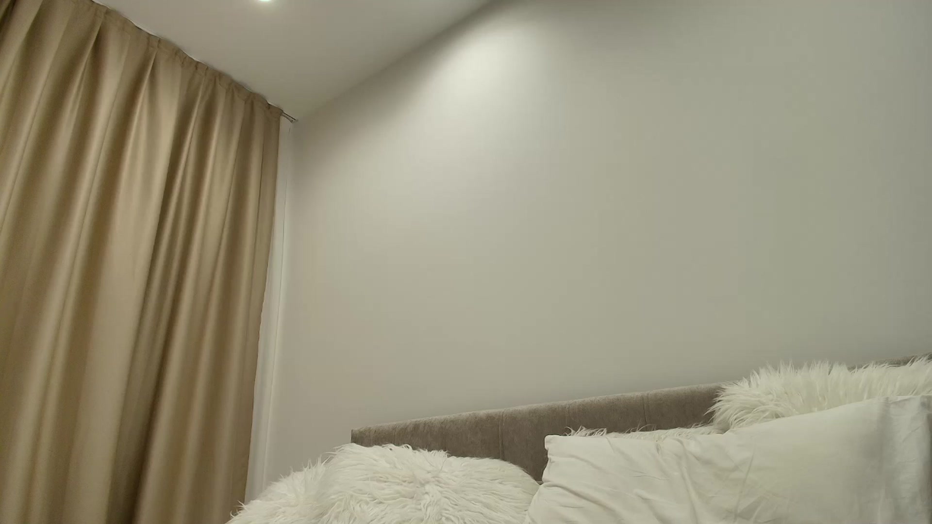 Gallery image thumbnail from Anayys's myfreecams stream on, 09/19/2025, 24:24 image 4 of 20