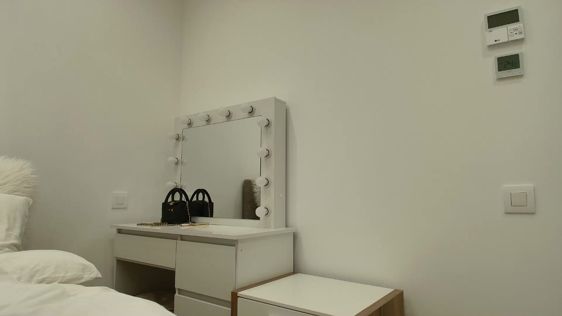 Gallery image thumbnail from Anayys's myfreecams stream on, 09/19/2025, 17:40 image 8 of 20