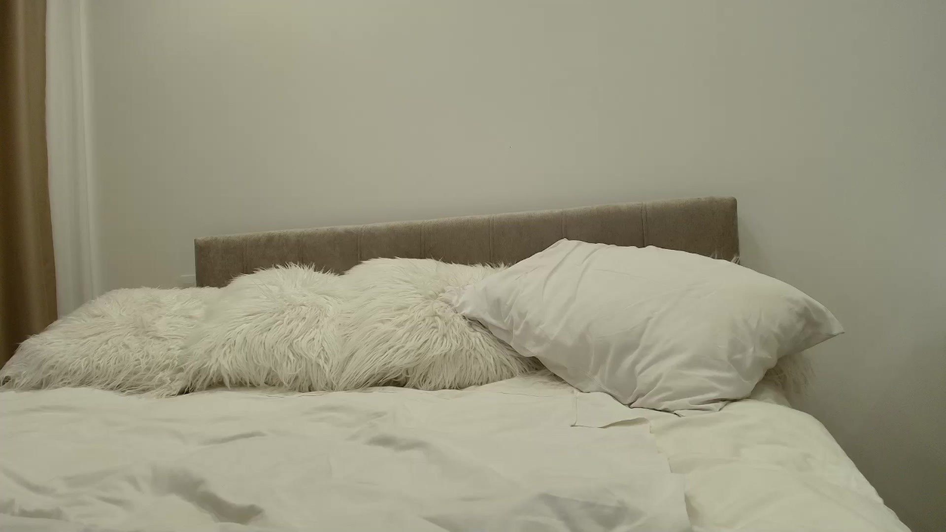Gallery image thumbnail from Anayys's myfreecams stream on, 09/20/2025, 21:18 image 15 of 20