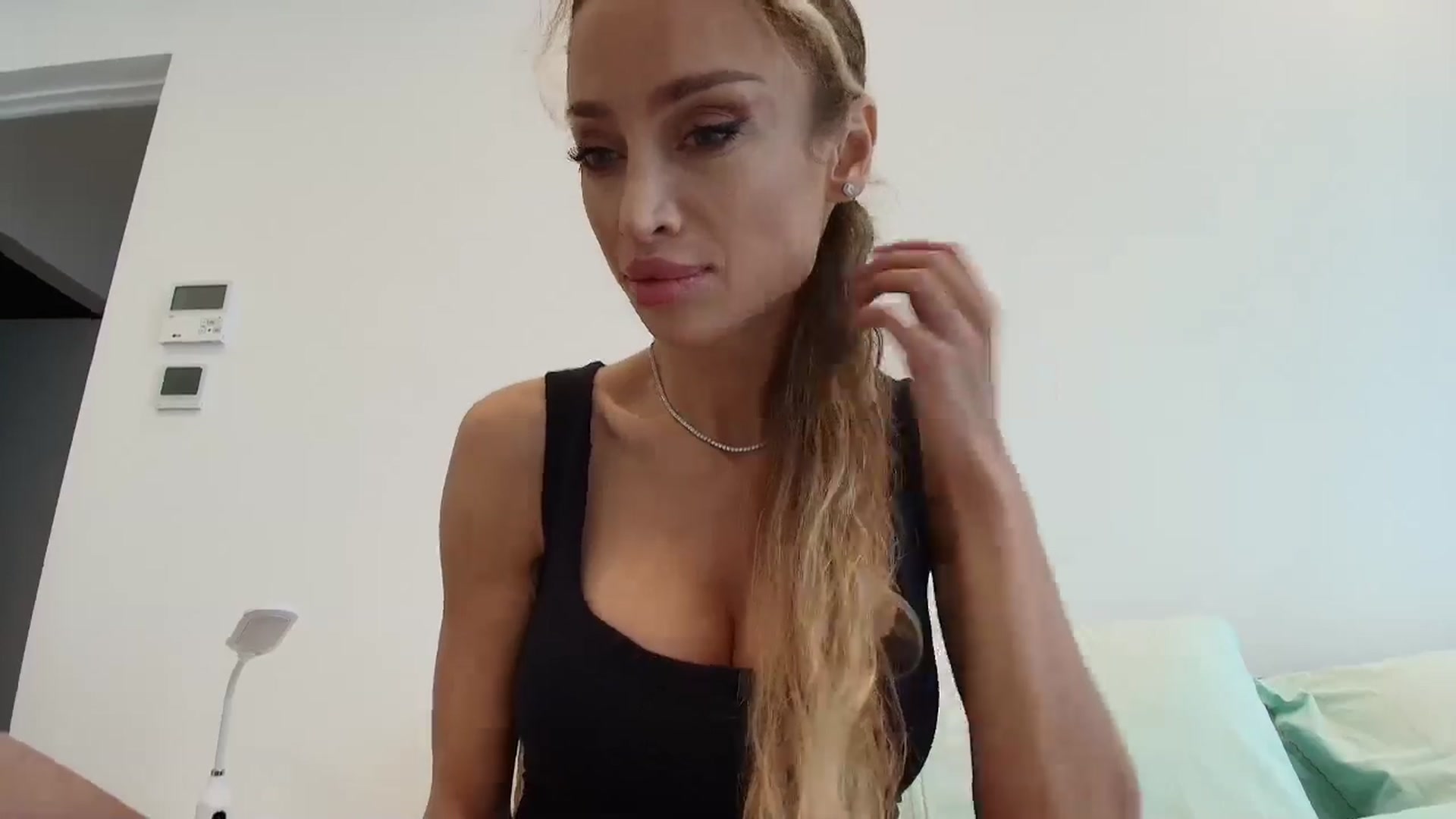 Gallery image thumbnail from Anayys's myfreecams stream on, 10/25/2025, 10:07 image 2 of 20