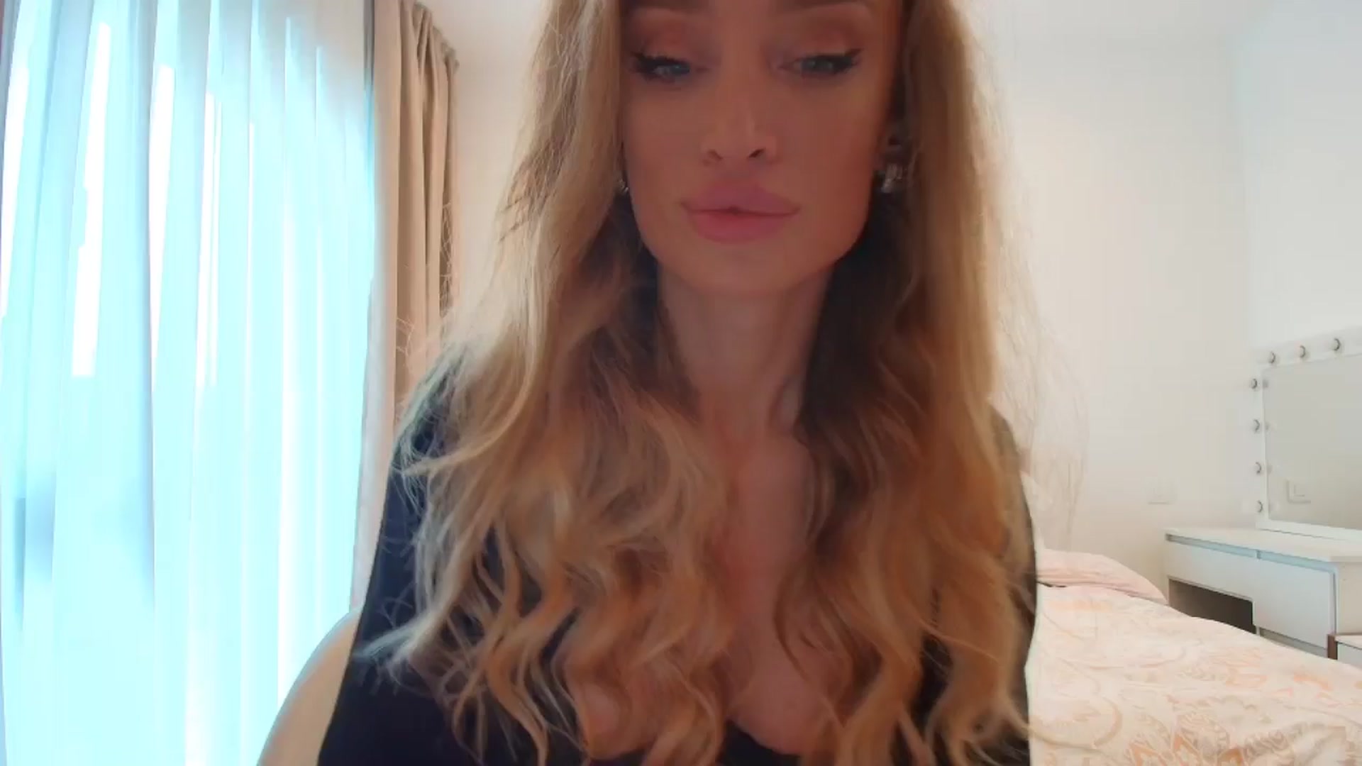 Gallery image thumbnail from Anayys's myfreecams stream on, 10/26/2025, 10:46 image 5 of 20