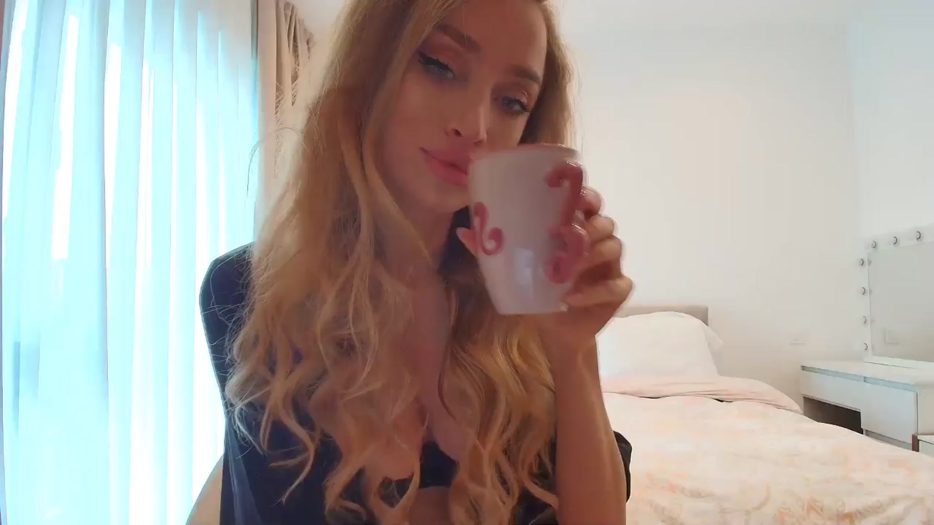 Gallery image thumbnail from Anayys's myfreecams stream on, 10/26/2025, 10:46 image 1 of 20