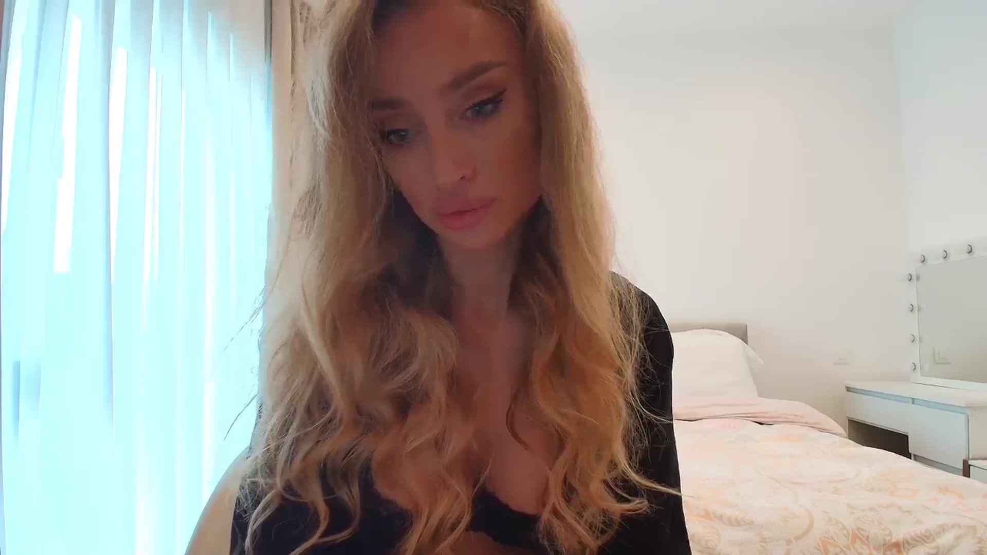 Gallery image thumbnail from Anayys's myfreecams stream on, 10/26/2025, 10:46 image 3 of 20