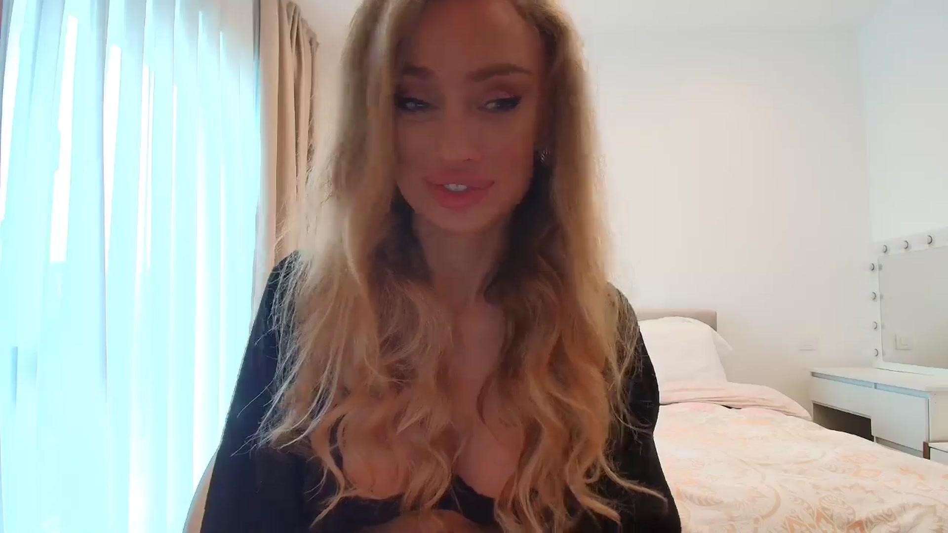 Gallery image thumbnail from Anayys's myfreecams stream on, 10/26/2025, 10:46 image 7 of 20