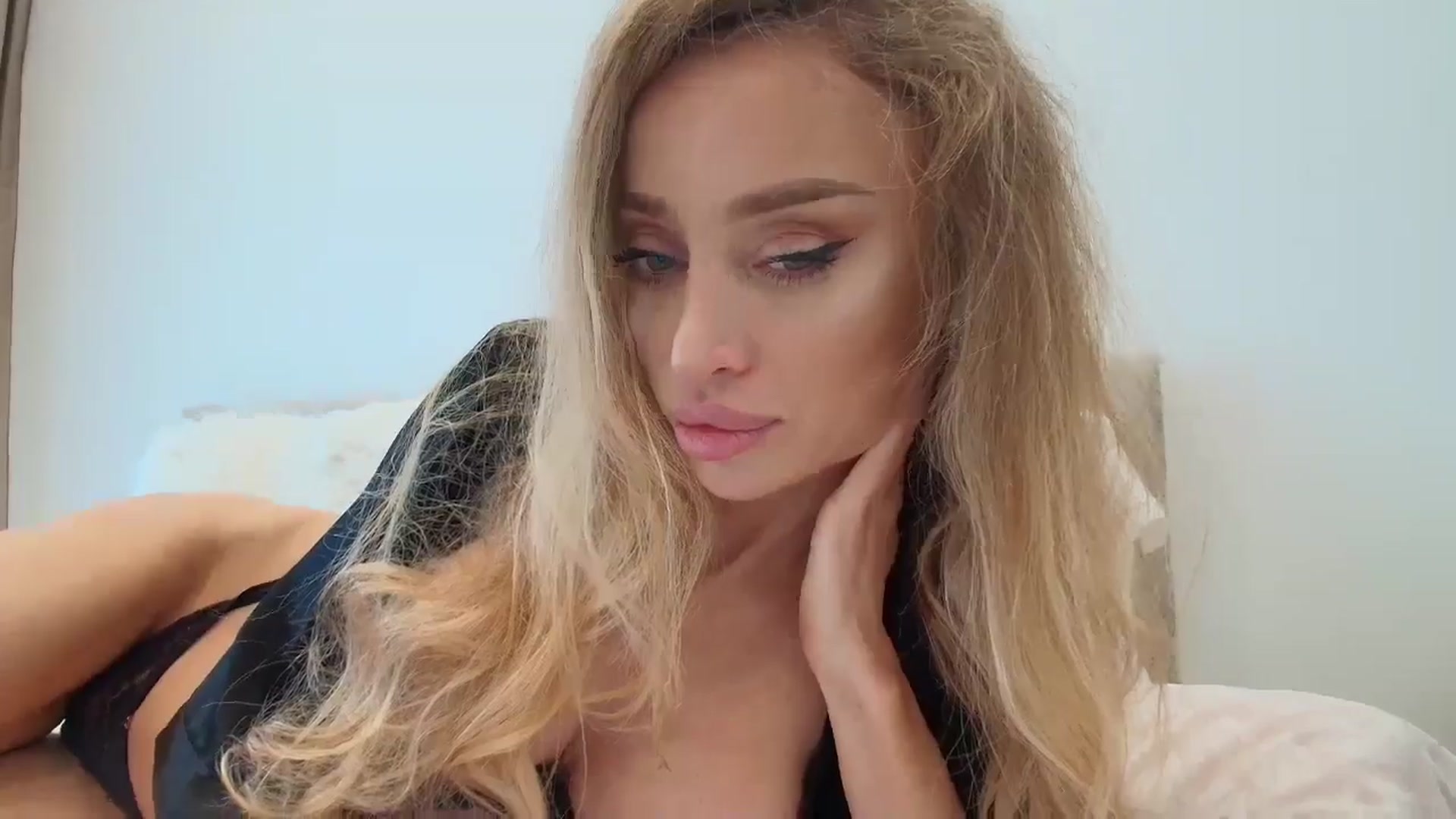 Gallery image thumbnail from Anayys's myfreecams stream on, 10/26/2025, 13:16 image 2 of 20