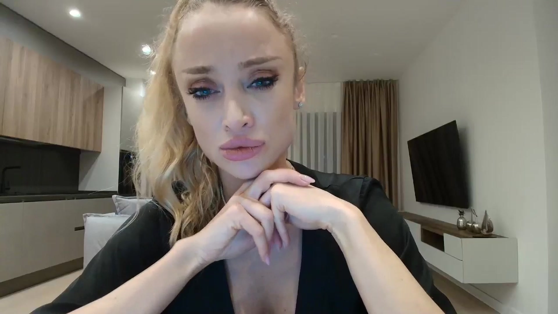 Gallery image thumbnail from Anayys's myfreecams stream on, 11/05/2025, 16:19 image 11 of 20