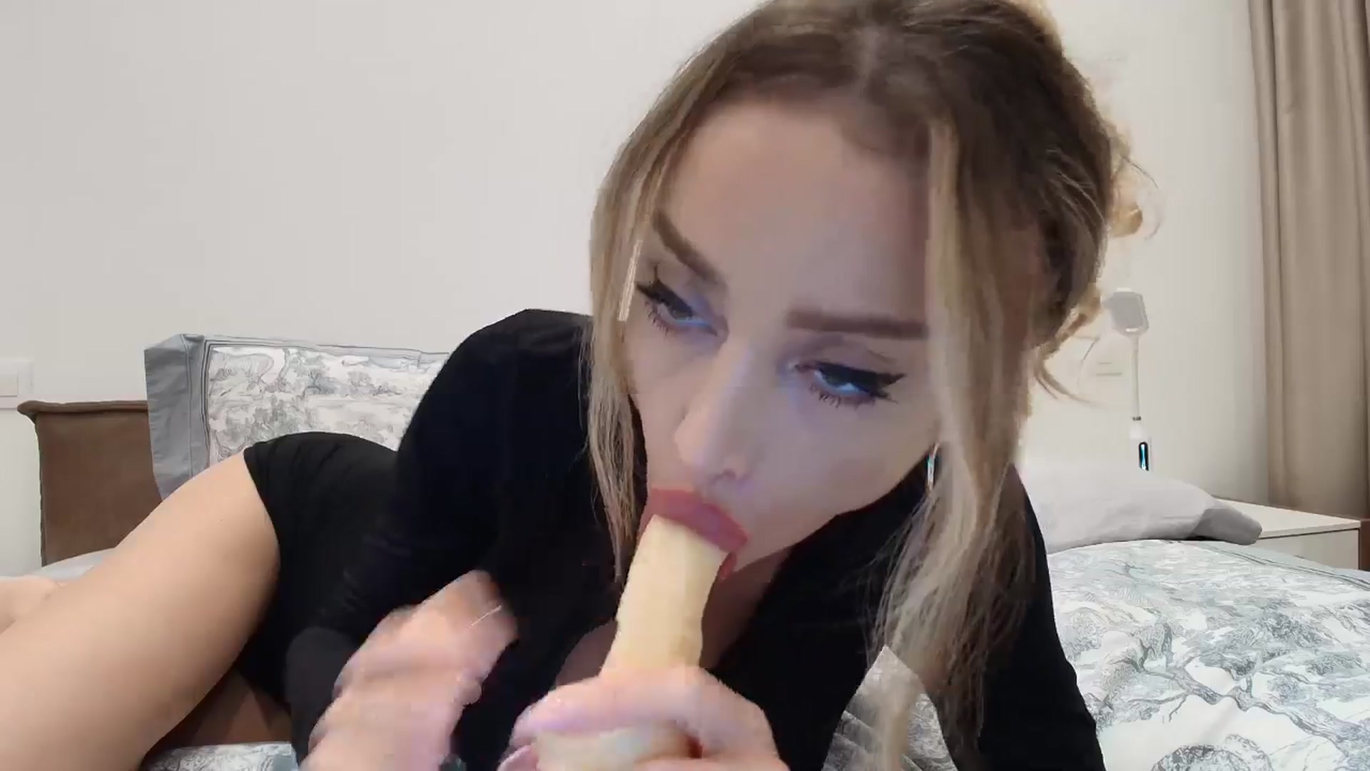 Gallery image thumbnail from Anayys's myfreecams stream on, 11/16/2025, 16:59 image 11 of 20