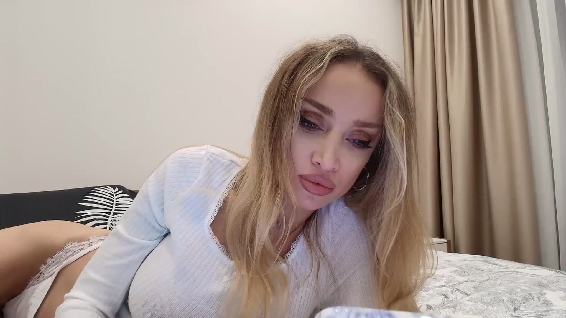 Gallery image thumbnail from Anayys's myfreecams stream on, 11/18/2025, 18:46 image 1 of 20