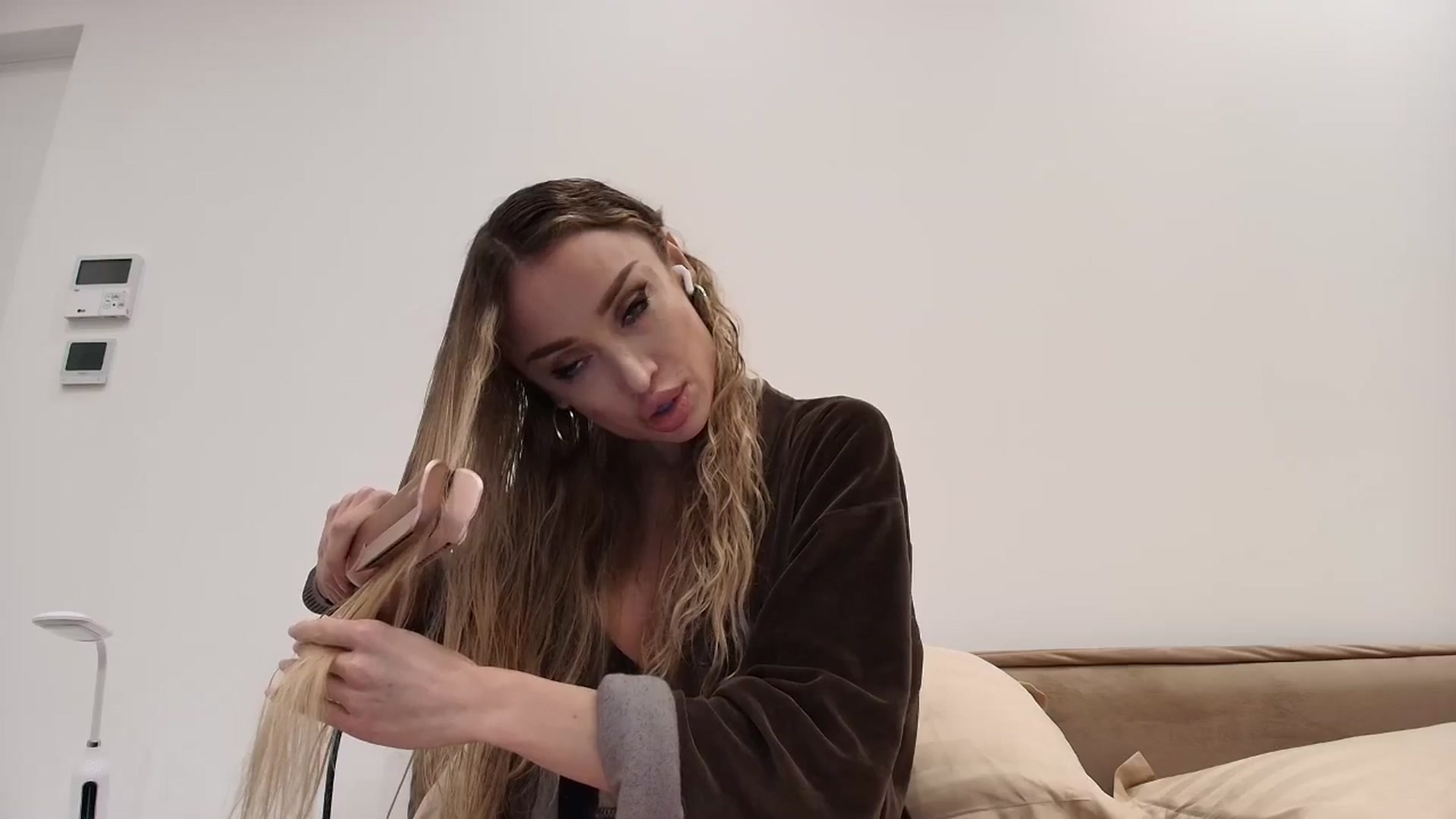 Gallery image thumbnail from Anayys's myfreecams stream on, 11/20/2025, 18:31 image 11 of 20