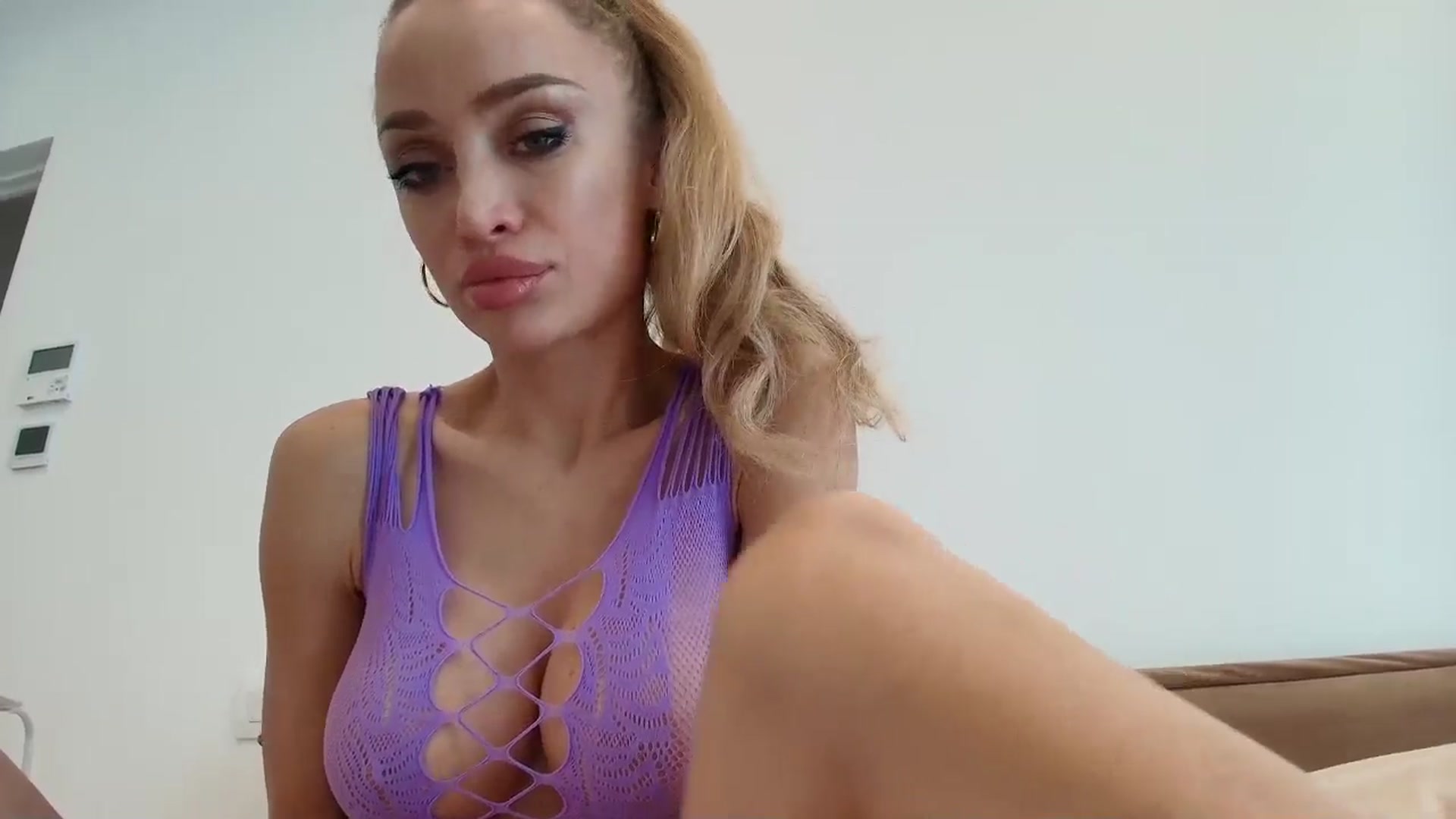 Gallery image thumbnail from Anayys's myfreecams stream on, 11/26/2025, 10:42 image 18 of 20