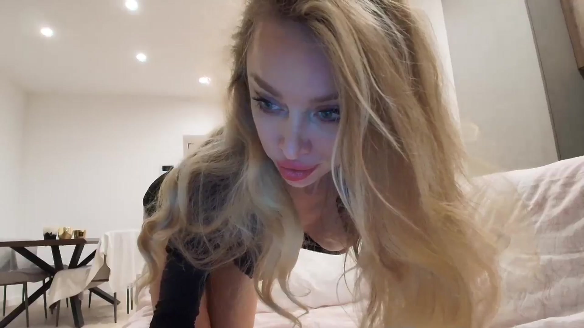 Gallery image thumbnail from Anayys's myfreecams stream on, 11/28/2025, 16:27 image 2 of 20