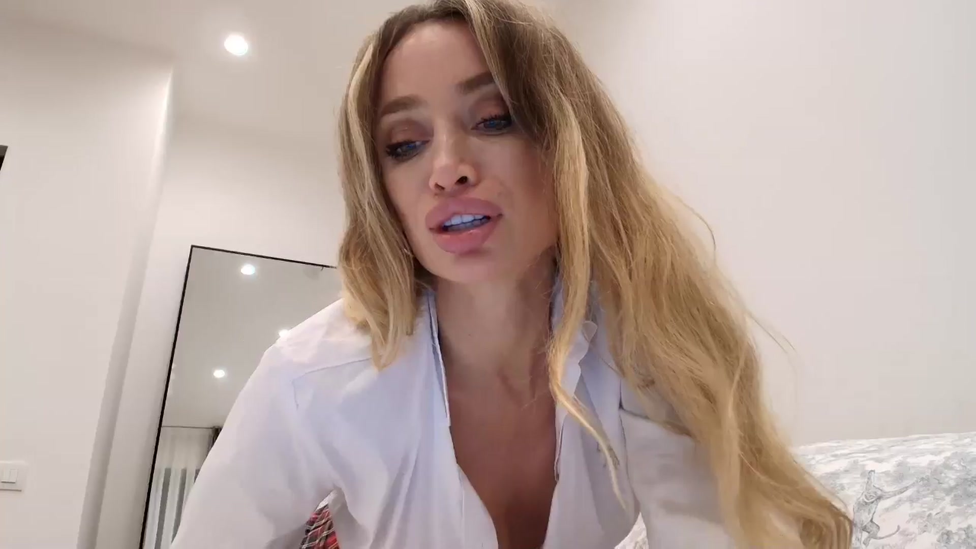 Gallery image thumbnail from Anayys's myfreecams stream on, 12/02/2025, 23:24 image 6 of 20