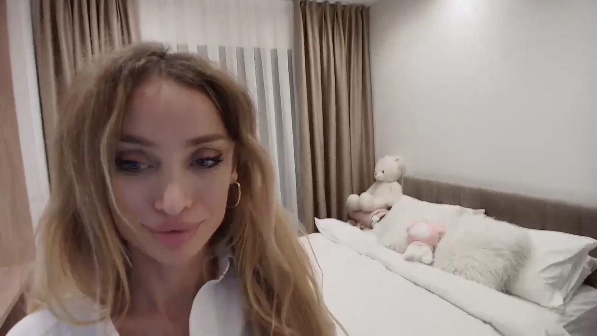 Gallery image thumbnail from Anayys's myfreecams stream on, 12/02/2025, 23:24 image 15 of 20