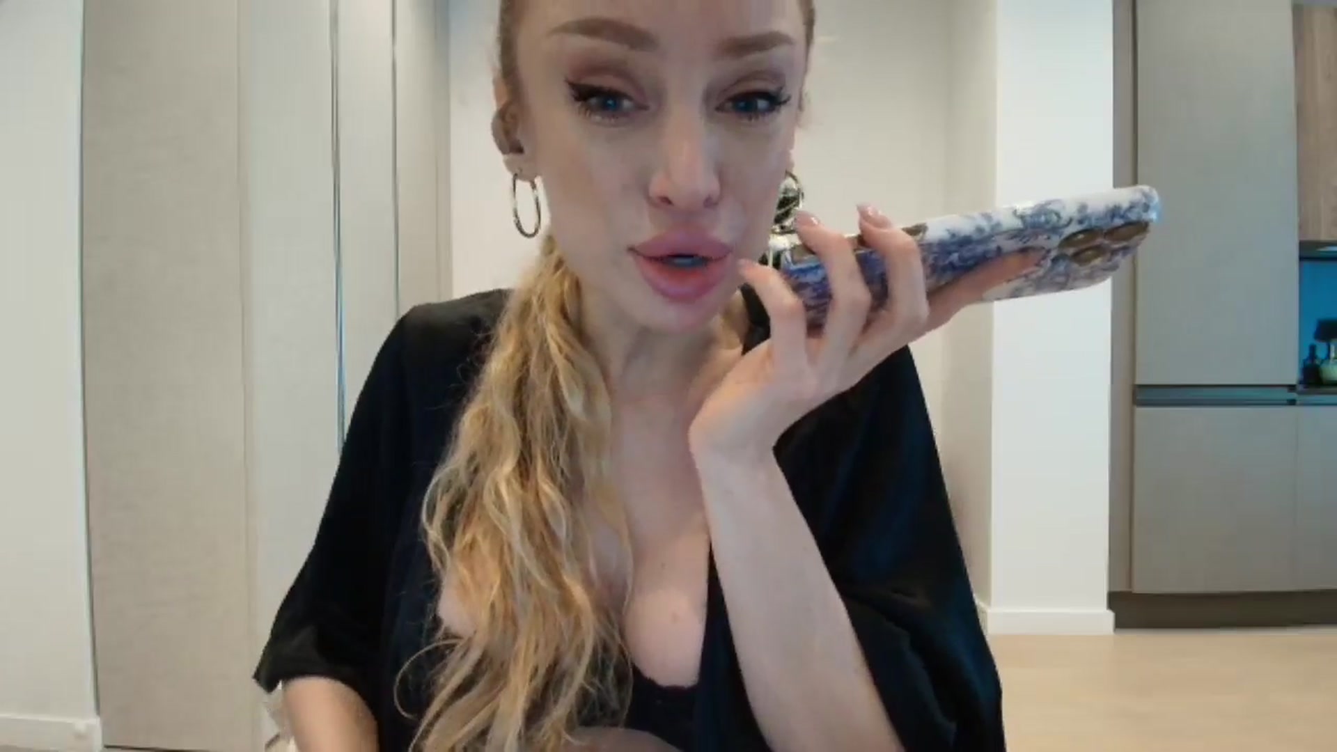 Gallery image thumbnail from Anayys's myfreecams stream on, 12/17/2025, 12:15 image 16 of 20