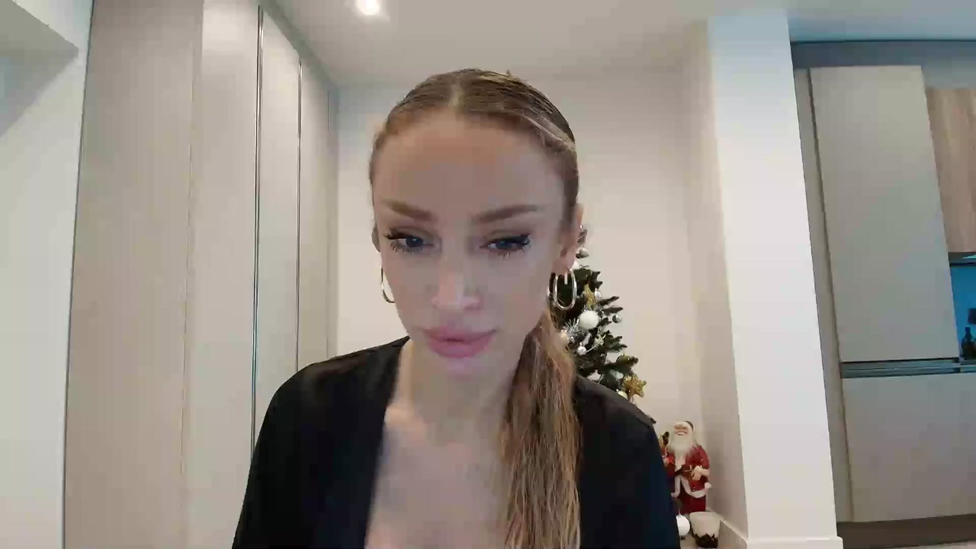 Gallery image thumbnail from Anayys's myfreecams stream on, 12/17/2025, 12:15 image 6 of 20