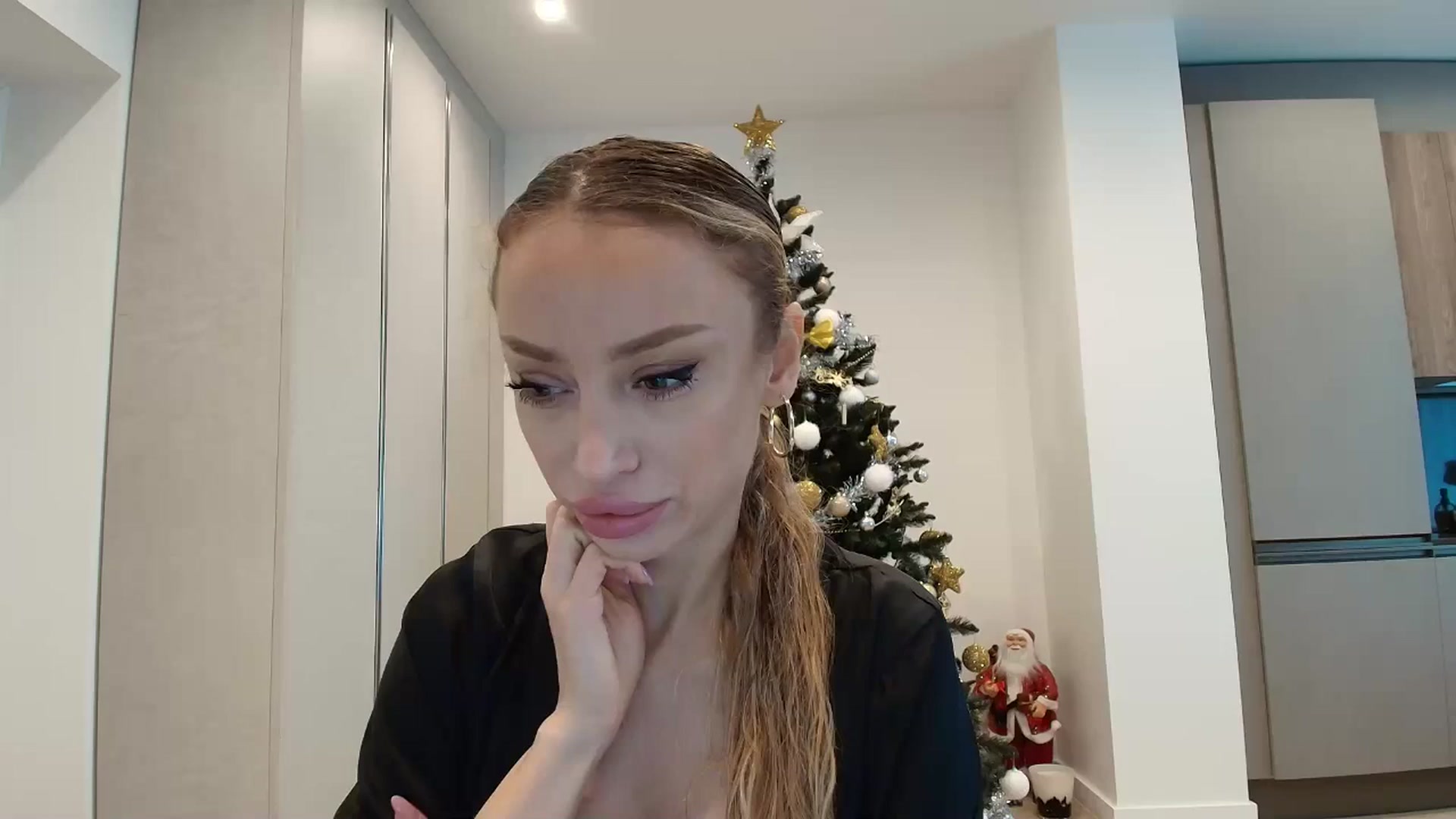 Gallery image thumbnail from Anayys's myfreecams stream on, 12/17/2025, 12:15 image 5 of 20
