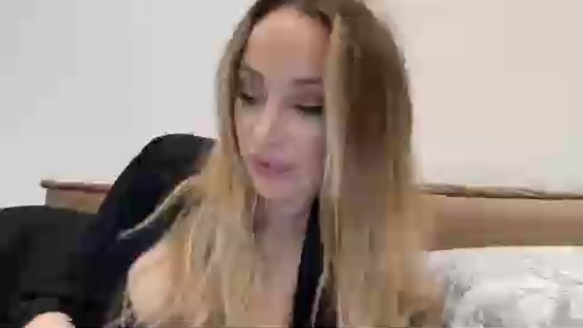 Gallery image thumbnail from Anayys's myfreecams stream on, 12/17/2025, 18:44 image 18 of 20