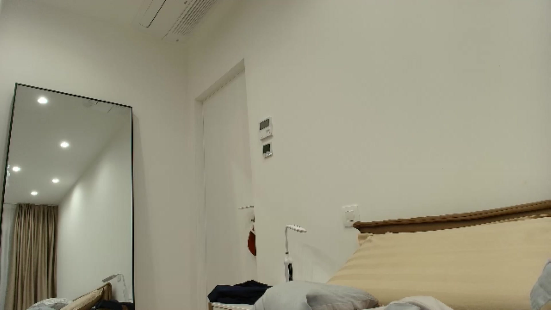 Gallery image thumbnail from Anayys's myfreecams stream on, 12/18/2025, 02:13 image 17 of 20