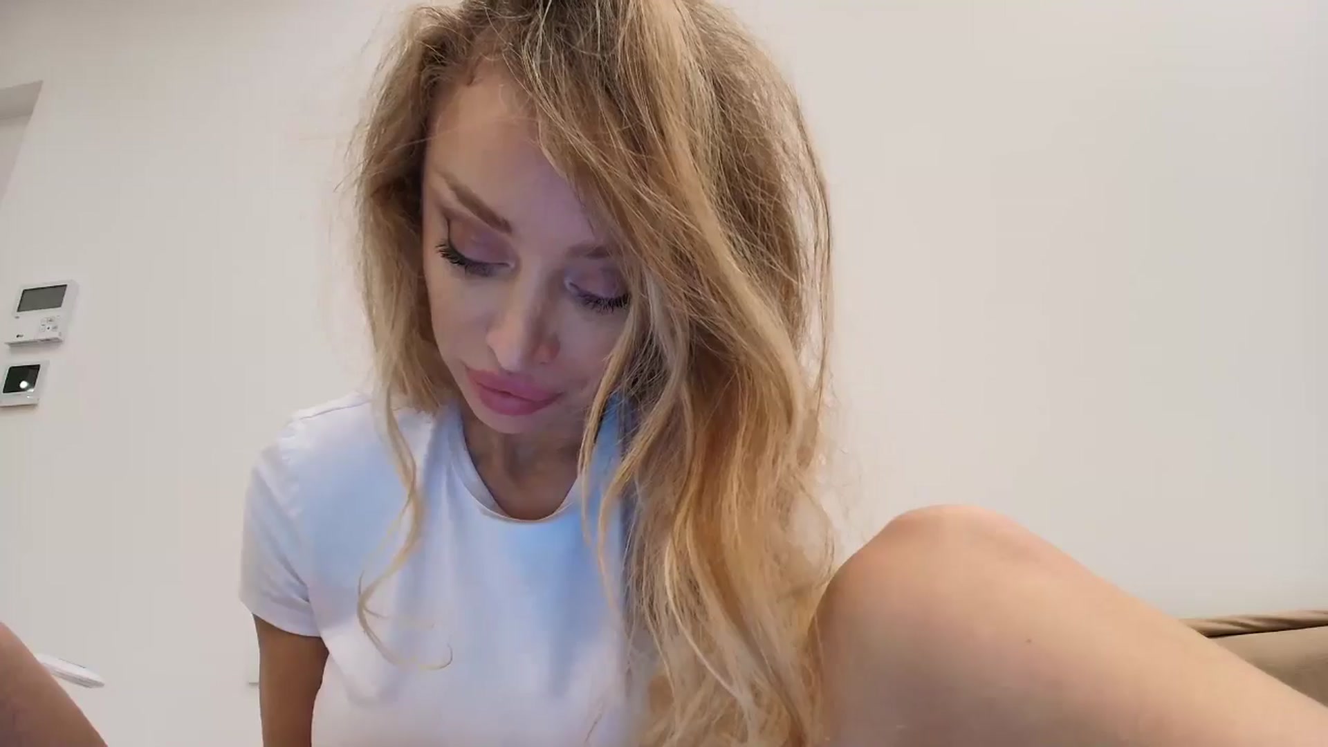 Gallery image thumbnail from Anayys's myfreecams stream on, 12/18/2025, 17:24 image 8 of 20