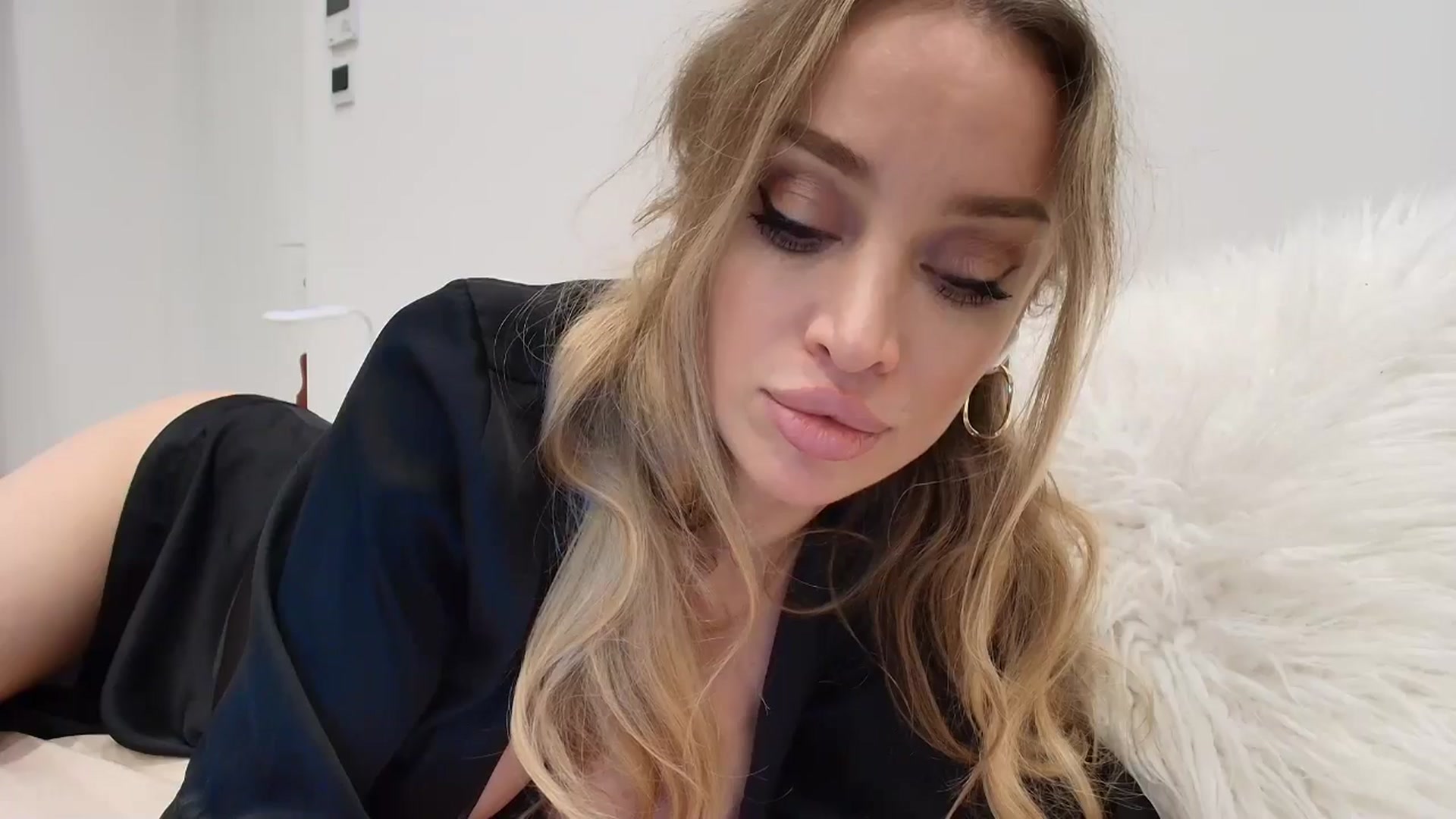 Gallery image thumbnail from Anayys's myfreecams stream on, 12/29/2025, 22:09 image 12 of 20