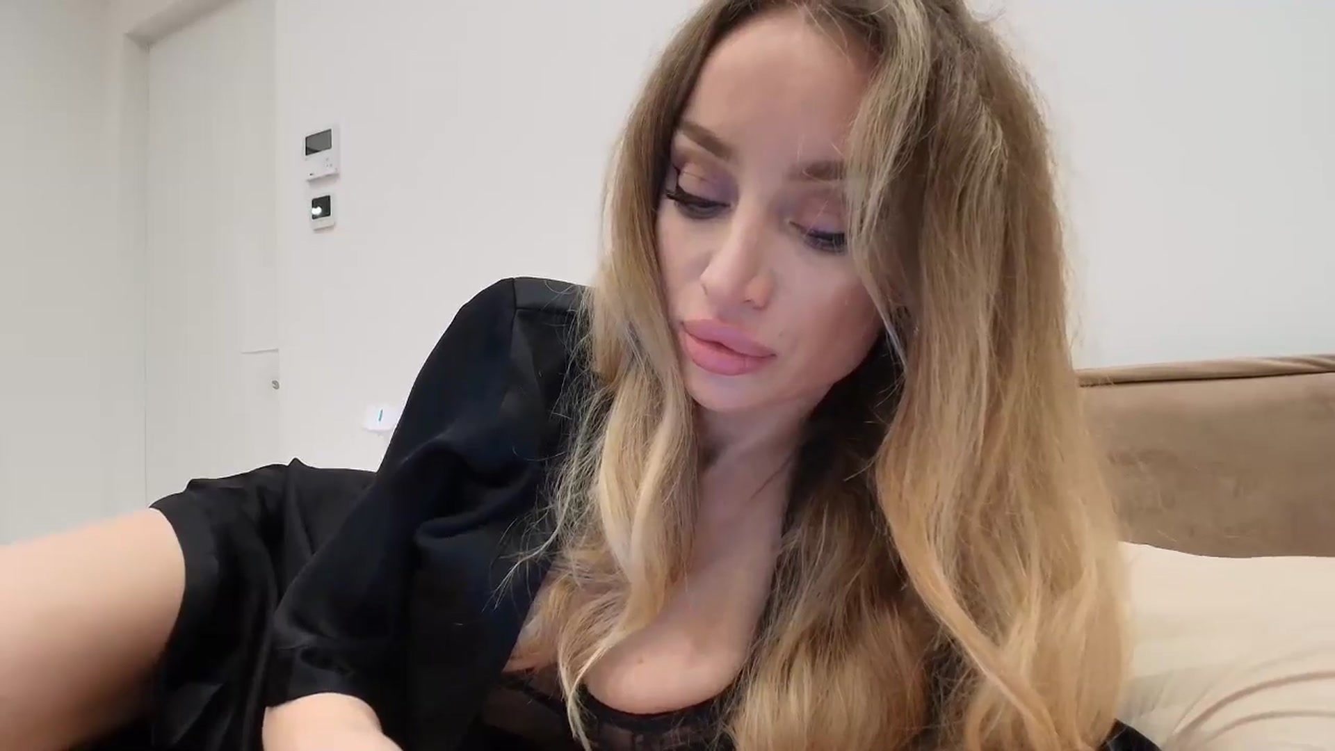 Gallery image thumbnail from Anayys's myfreecams stream on, 12/30/2025, 21:21 image 2 of 20