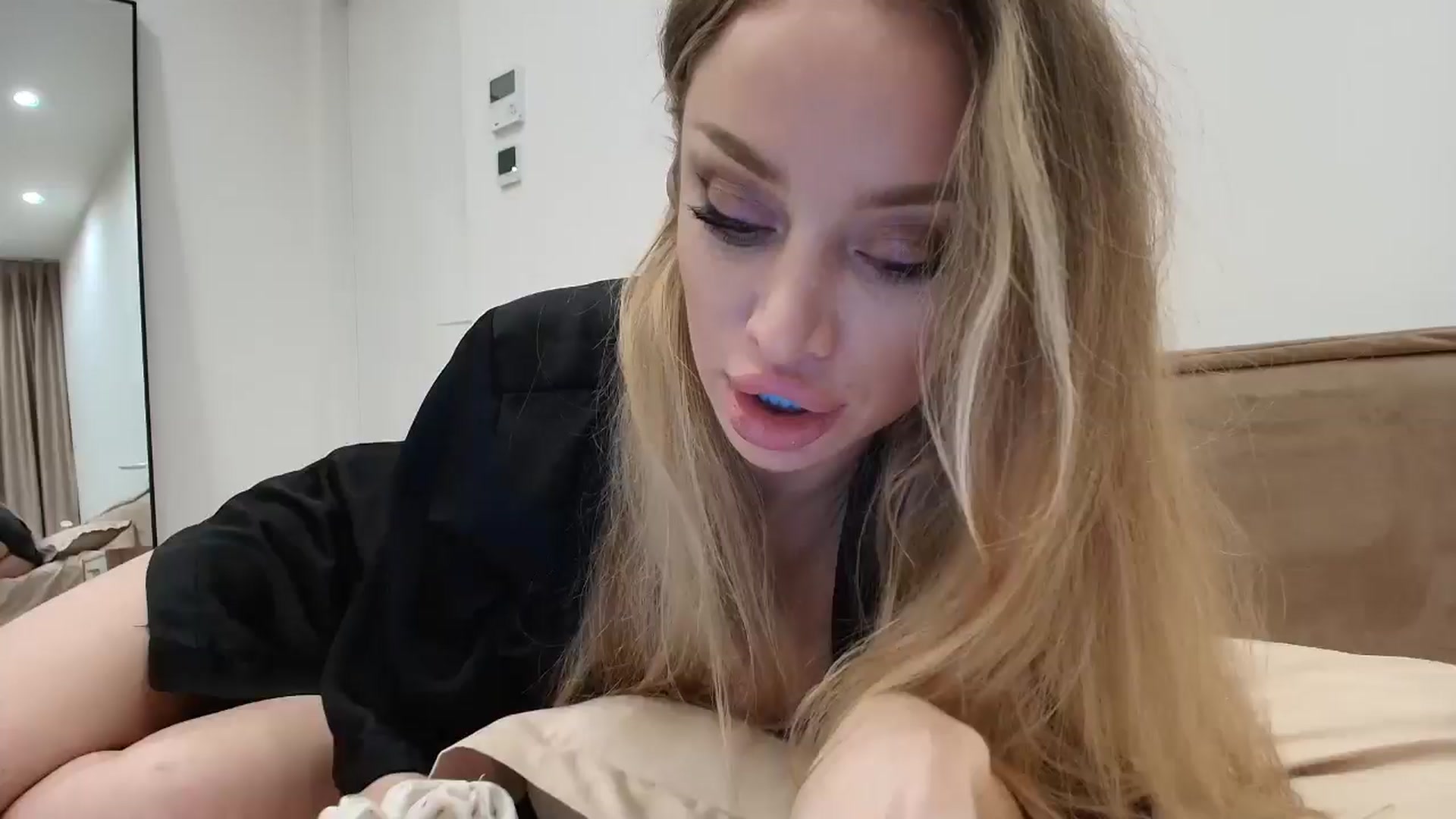 Gallery image thumbnail from Anayys's myfreecams stream on, 12/30/2025, 23:58 image 9 of 20