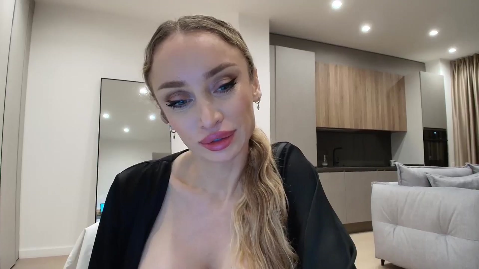 Gallery image thumbnail from Anayys's myfreecams stream on, 01/06/2026, 21:50 image 17 of 20