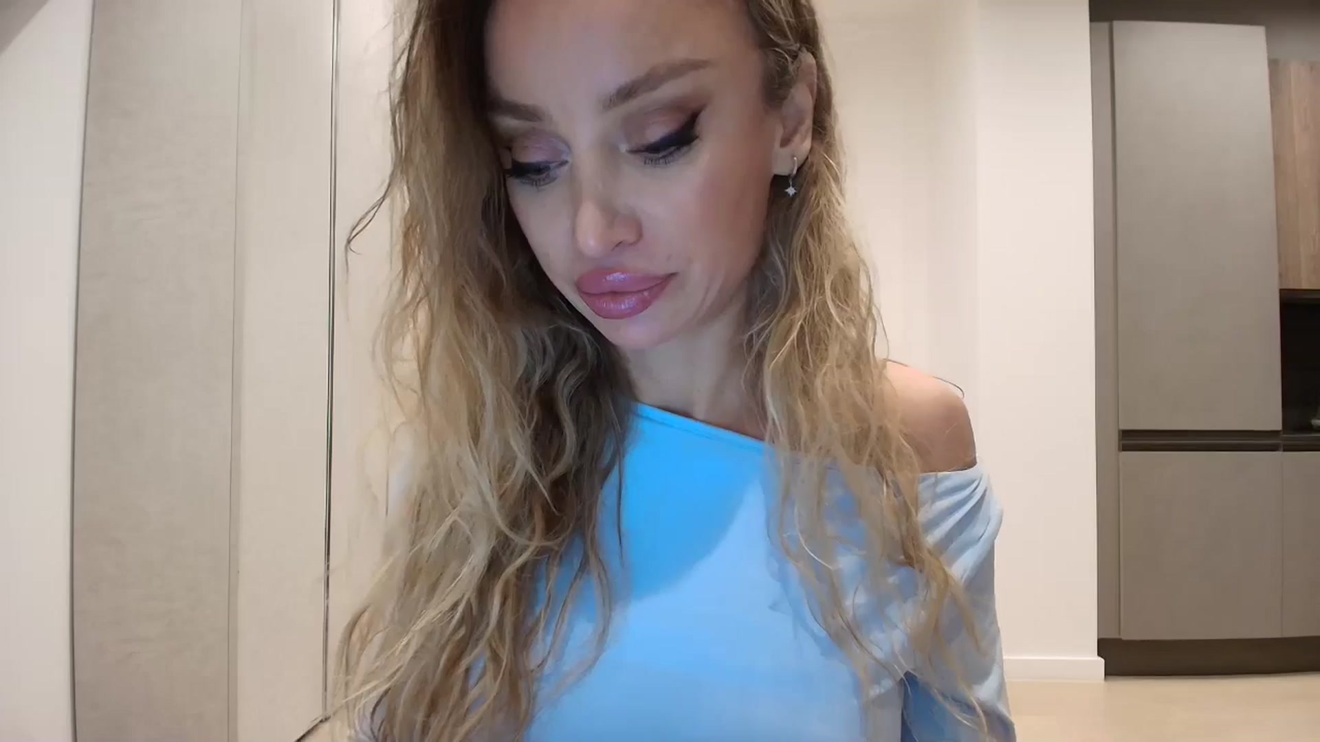 Gallery image thumbnail from Anayys's myfreecams stream on, 01/07/2026, 20:12 image 14 of 20