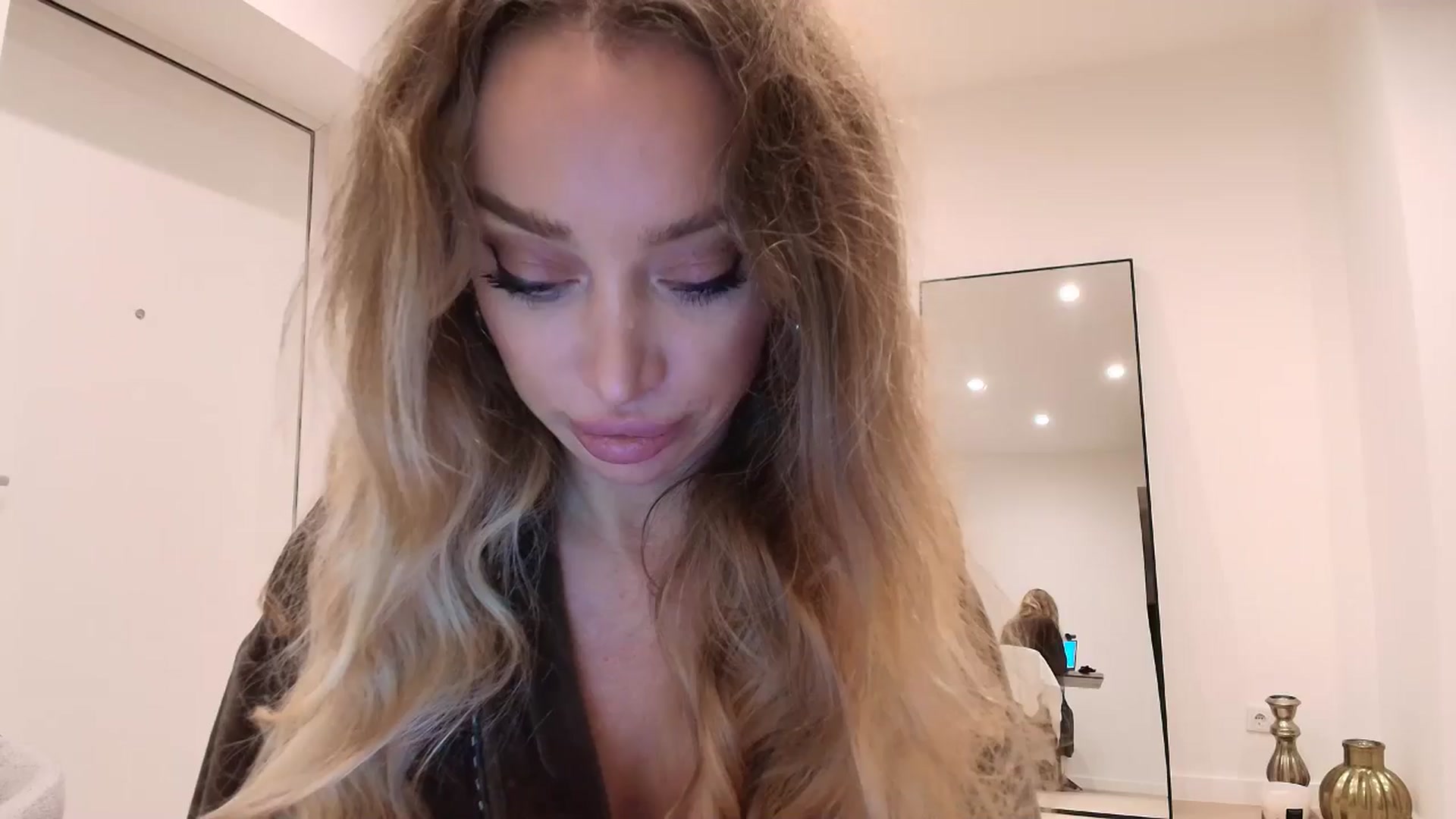Gallery image thumbnail from Anayys's myfreecams stream on, 01/08/2026, 20:31 image 1 of 20